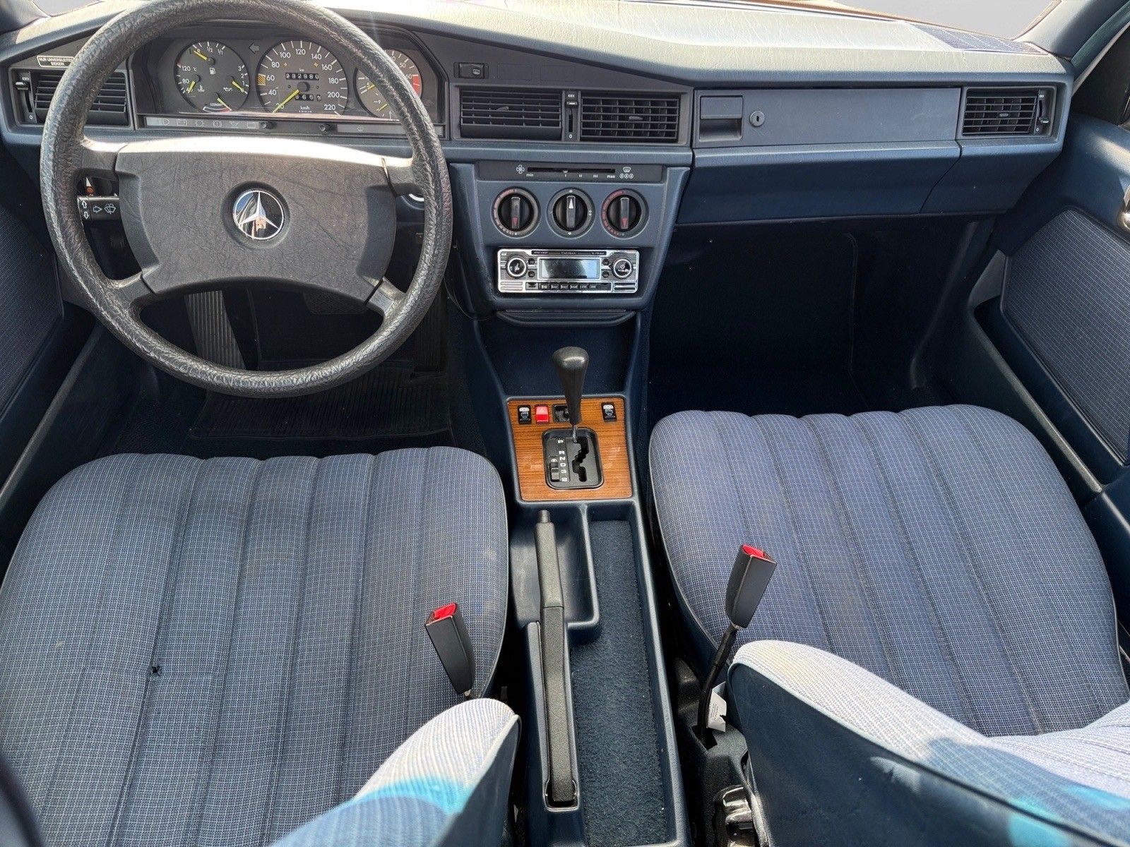 MERCEDES-BENZ 190 E 2.3-image-10