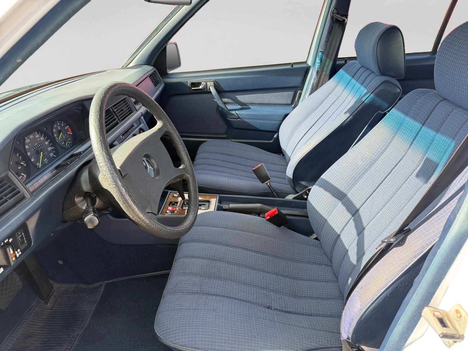 MERCEDES-BENZ 190 E 2.3-image-8