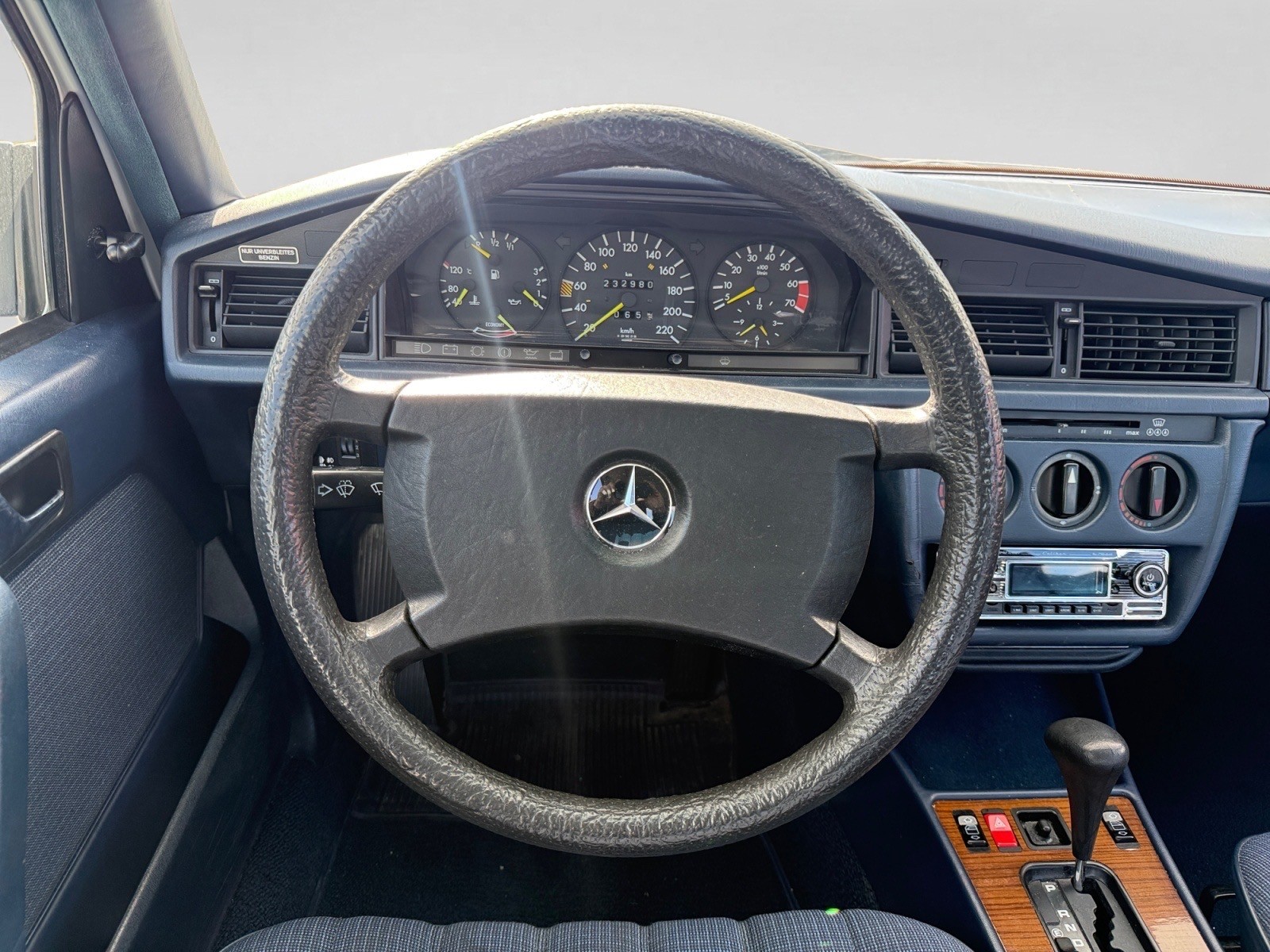 MERCEDES-BENZ 190 E 2.3-image-9