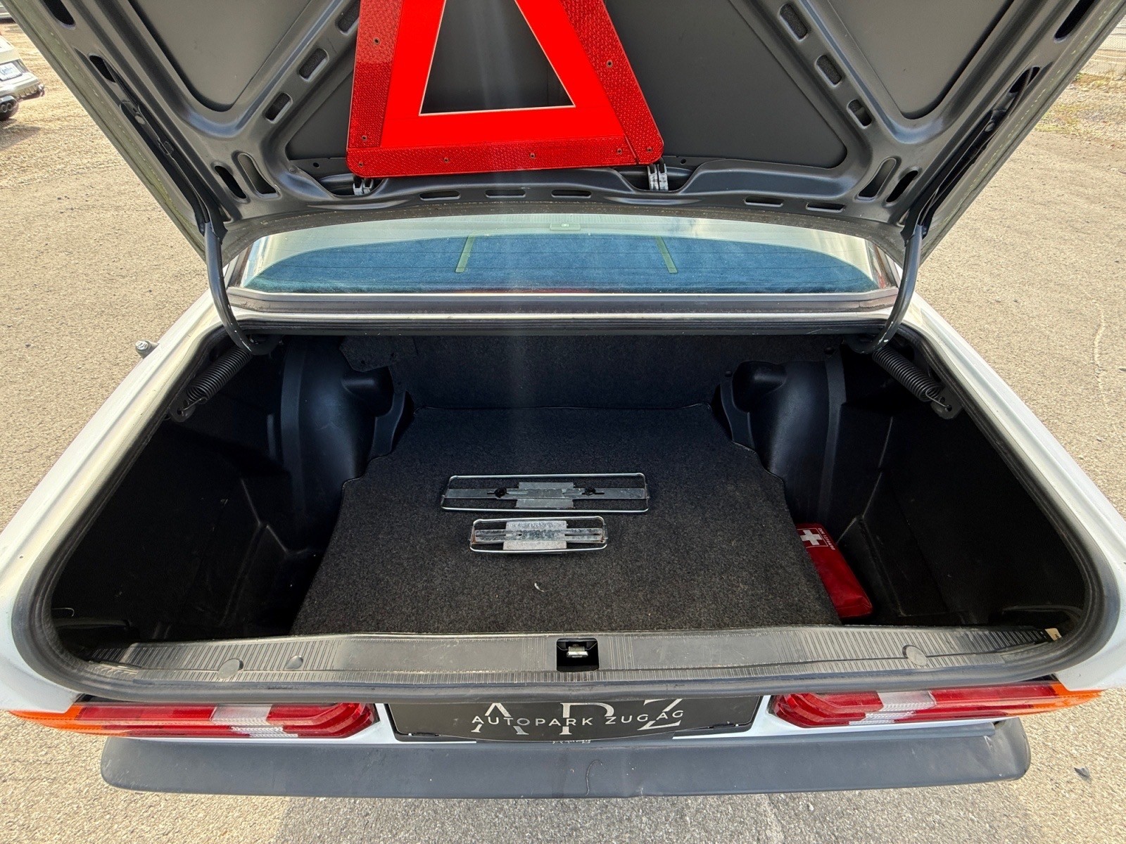 MERCEDES-BENZ 190 E 2.3-image-13