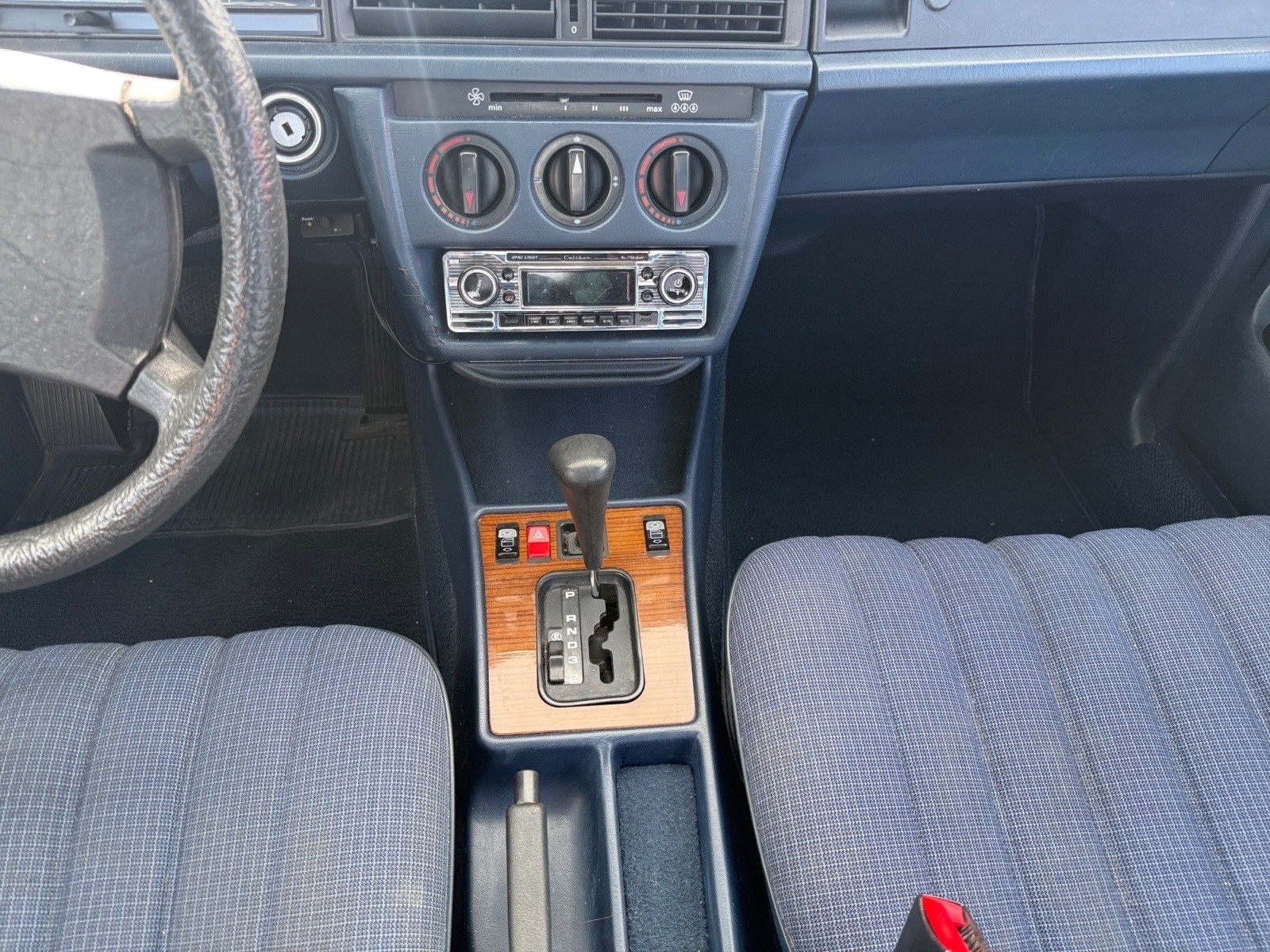 MERCEDES-BENZ 190 E 2.3-image-12