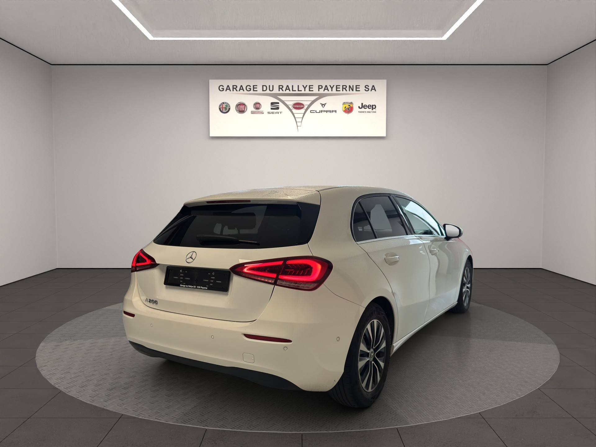 MERCEDES-BENZ A 200 Progressive 7G-DCT-image-4