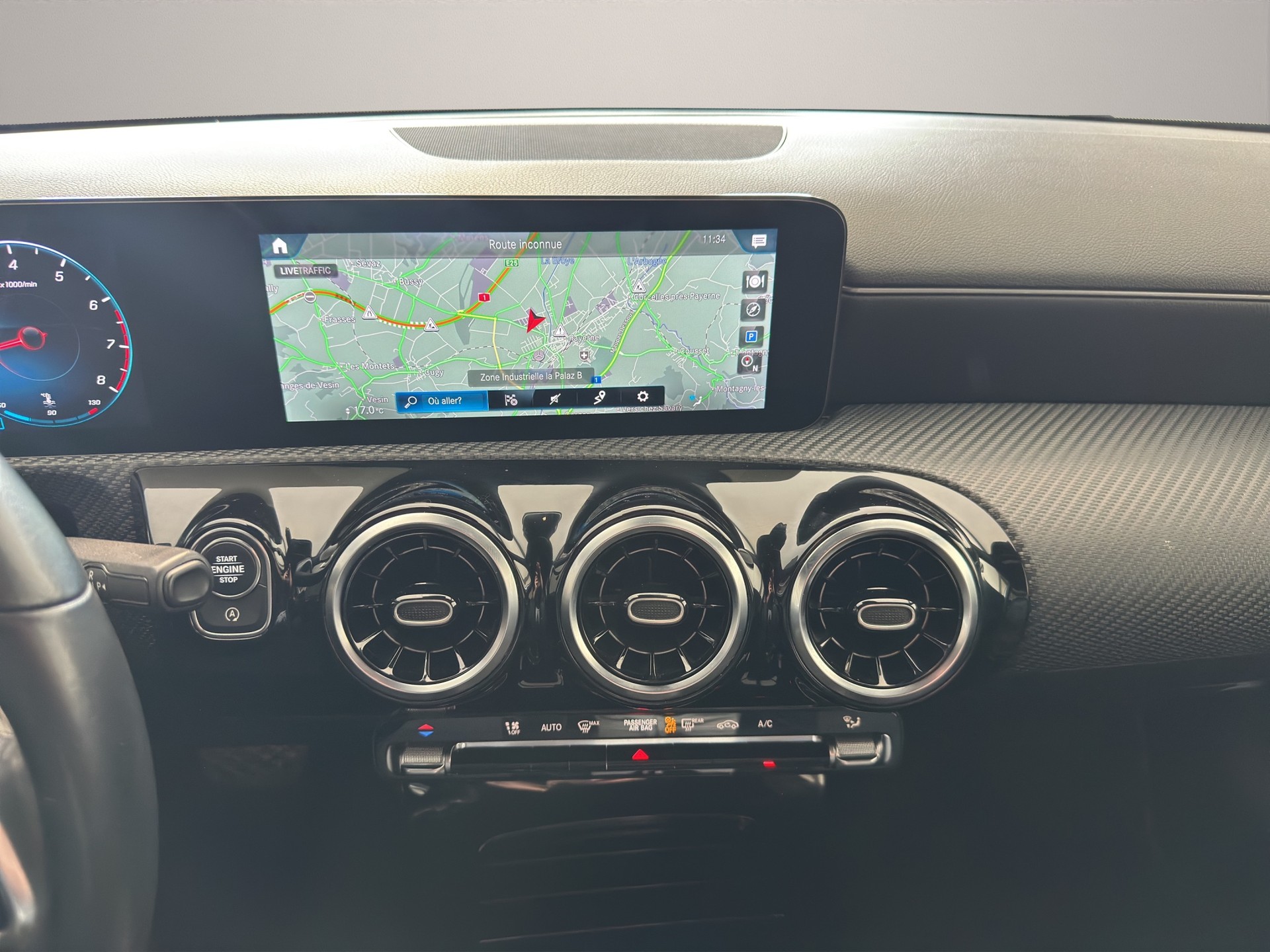 MERCEDES-BENZ A 200 Progressive 7G-DCT-image-15