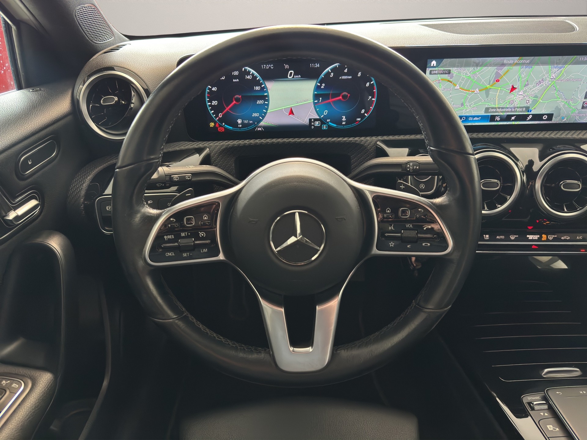 MERCEDES-BENZ A 200 Progressive 7G-DCT-image-12