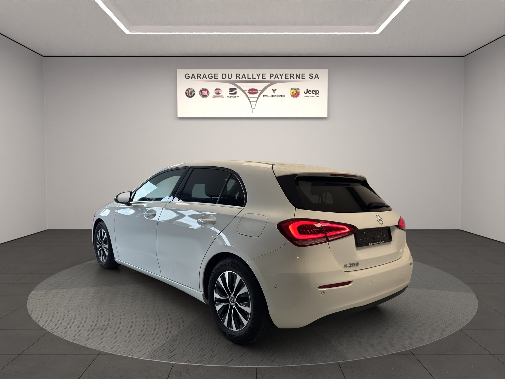 MERCEDES-BENZ A 200 Progressive 7G-DCT-image-2