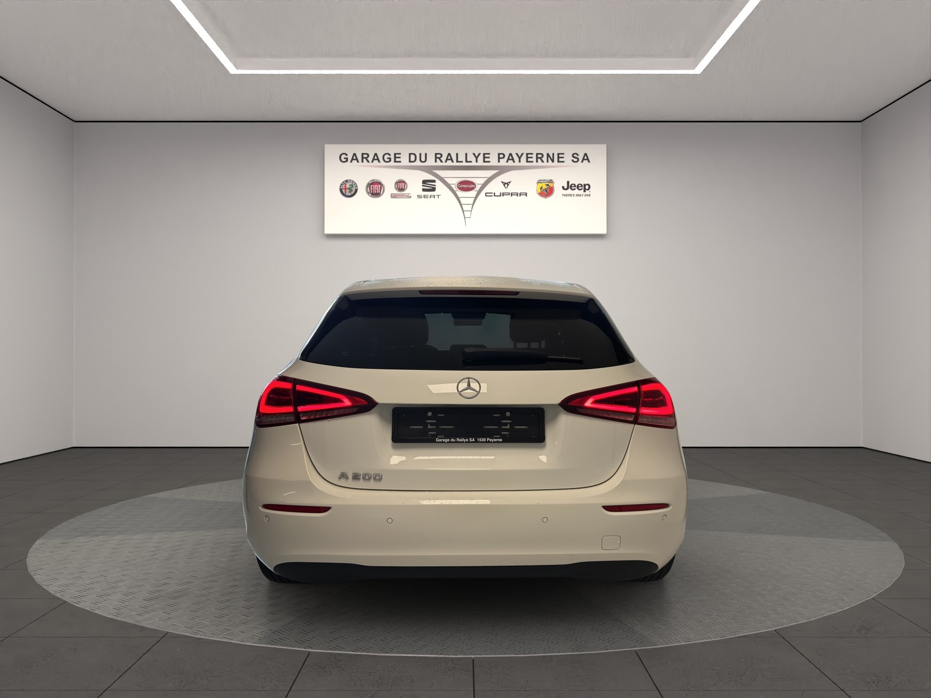 MERCEDES-BENZ A 200 Progressive 7G-DCT-image-3
