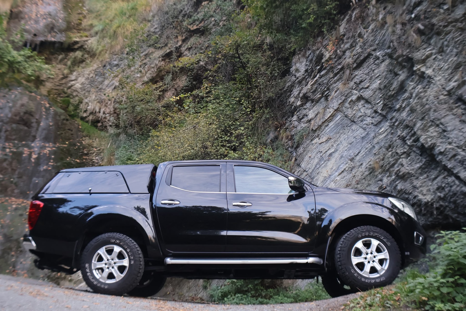NISSAN Navara Double Cab Tekna 2.3 dCi 4WD Automatic-image-4
