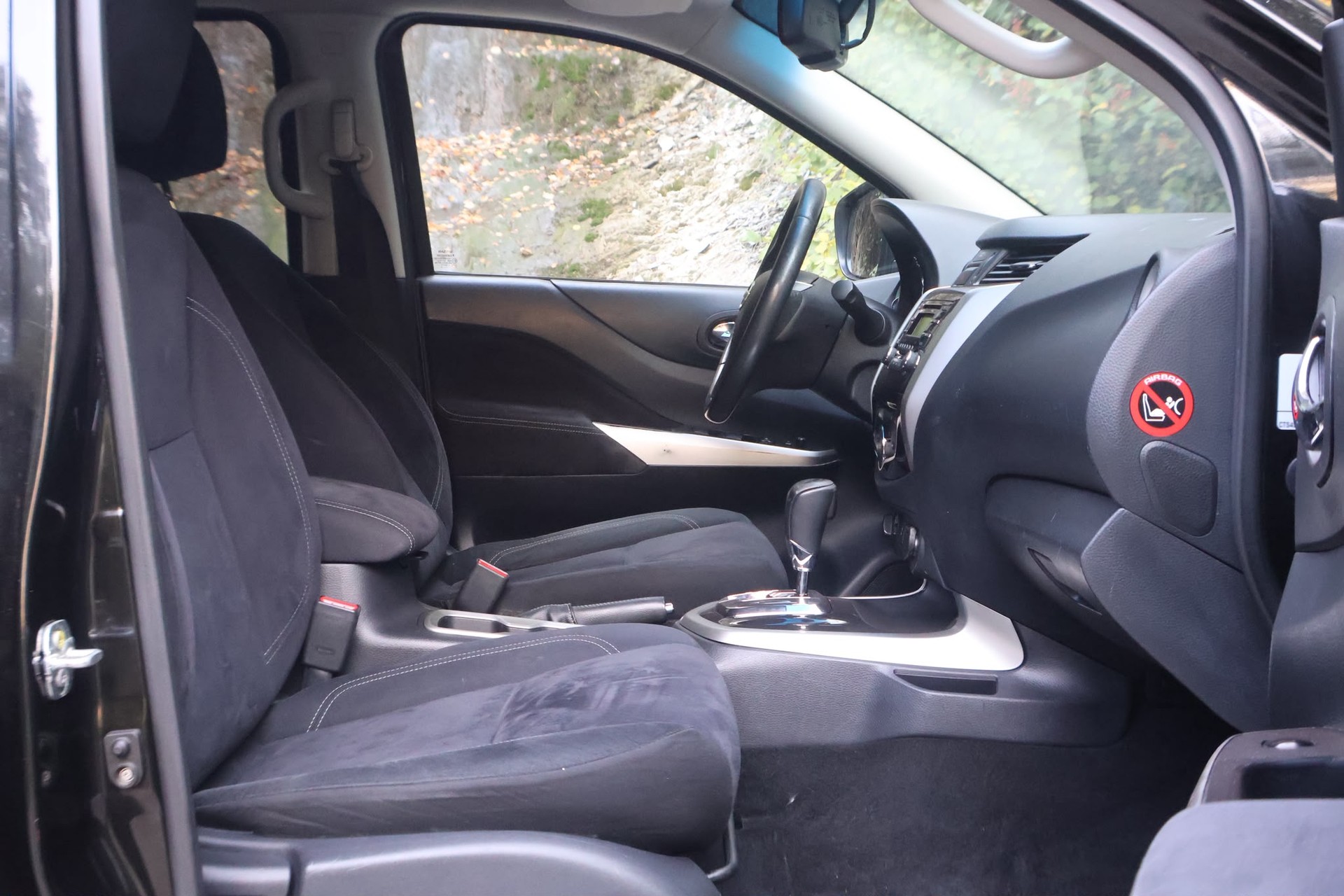 NISSAN Navara Double Cab Tekna 2.3 dCi 4WD Automatic-image-9