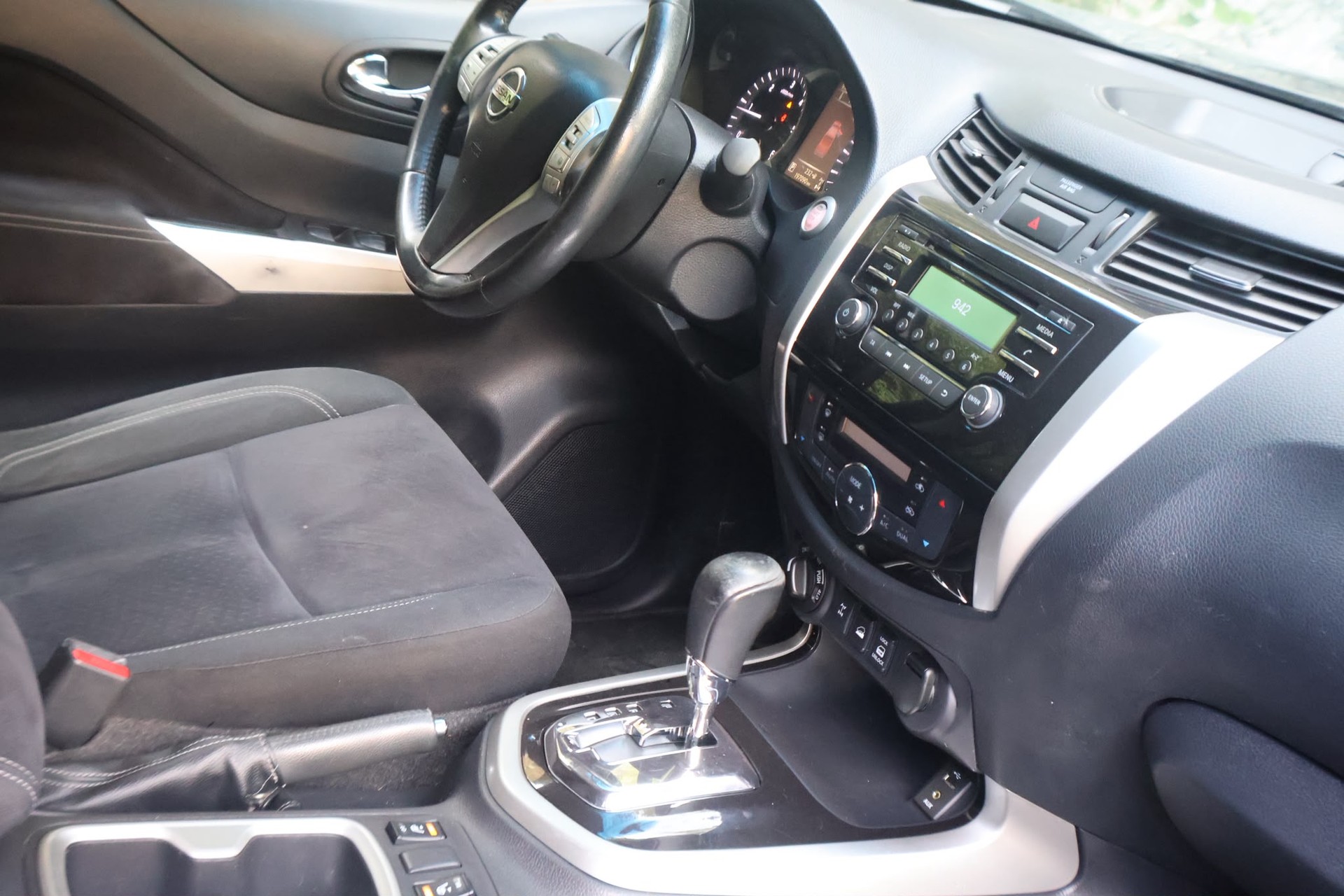 NISSAN Navara Double Cab Tekna 2.3 dCi 4WD Automatic-image-7