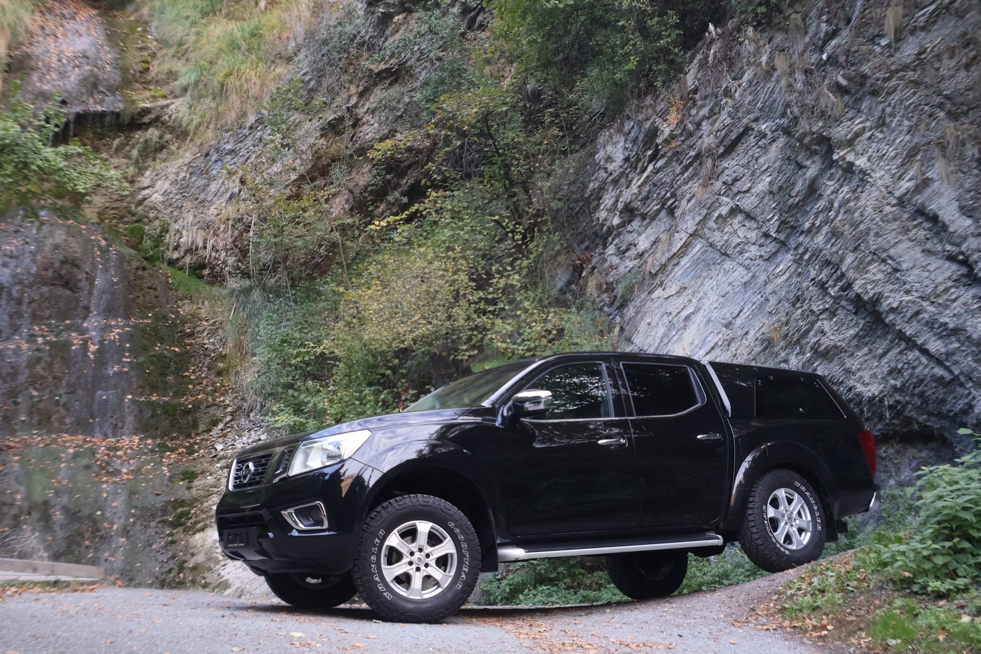 NISSAN Navara Double Cab Tekna 2.3 dCi 4WD Automatic-image-0