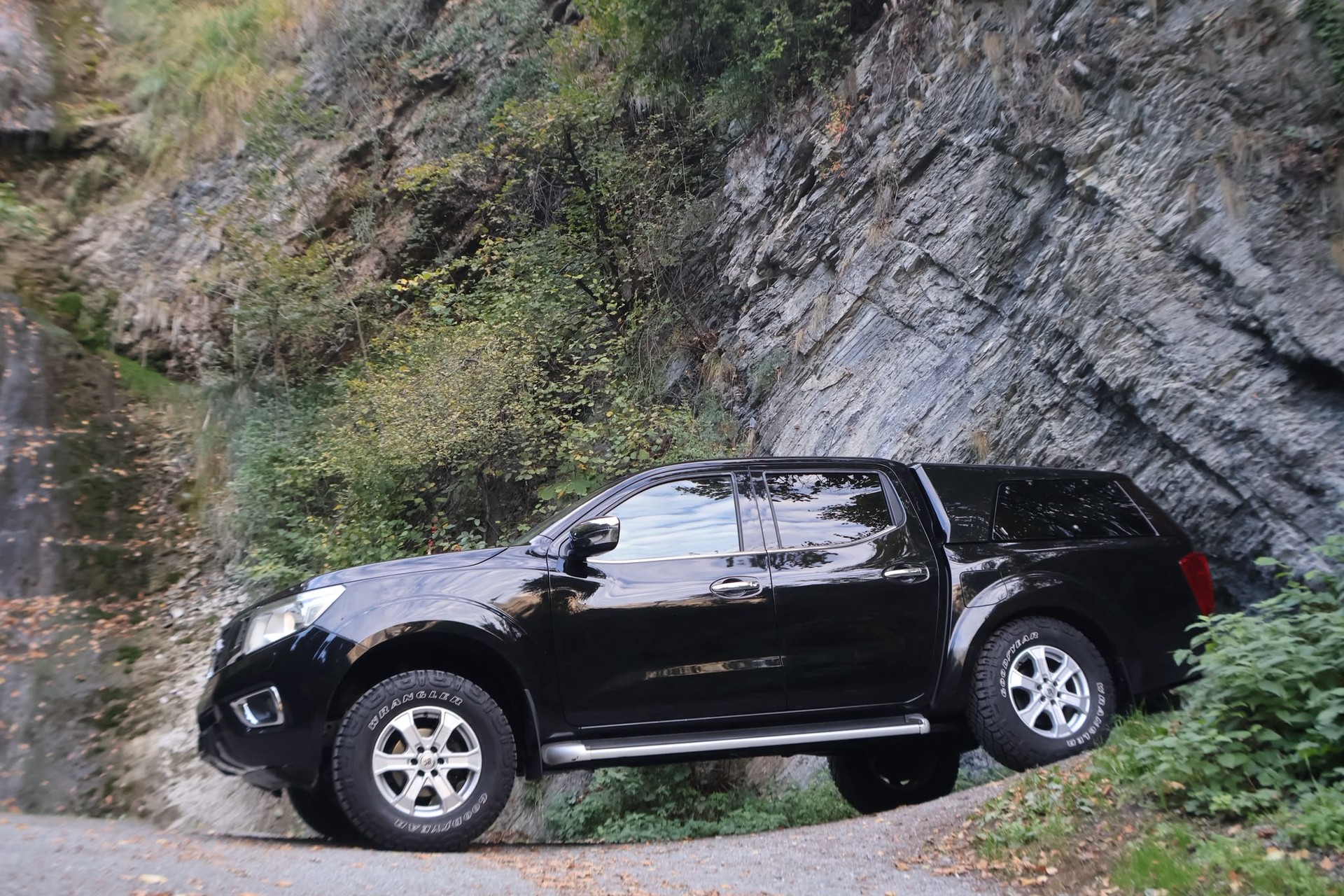 NISSAN Navara Double Cab Tekna 2.3 dCi 4WD Automatic-image-5