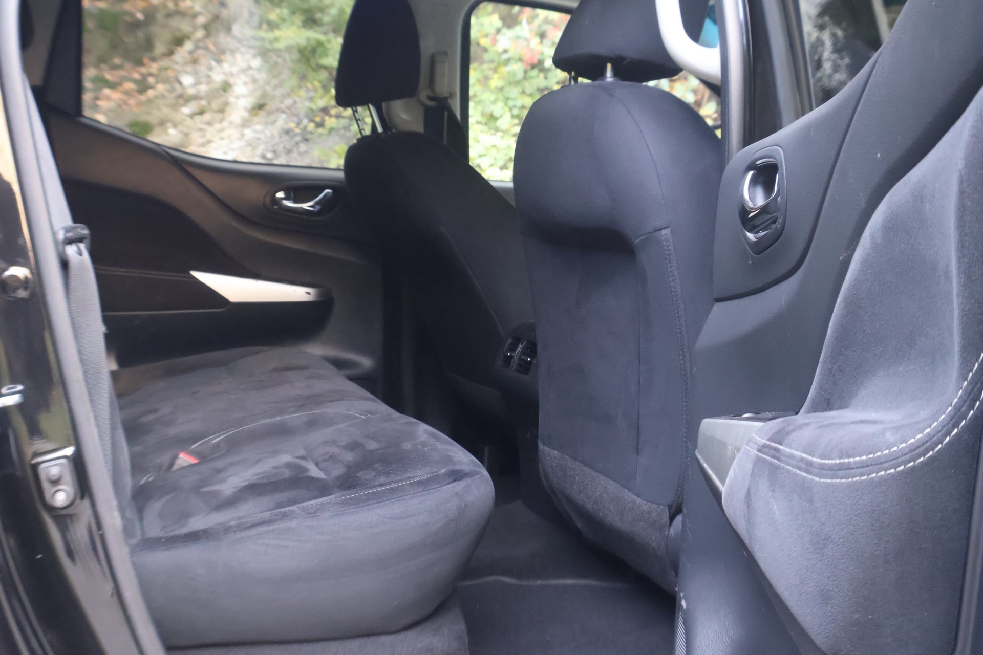 NISSAN Navara Double Cab Tekna 2.3 dCi 4WD Automatic-image-8