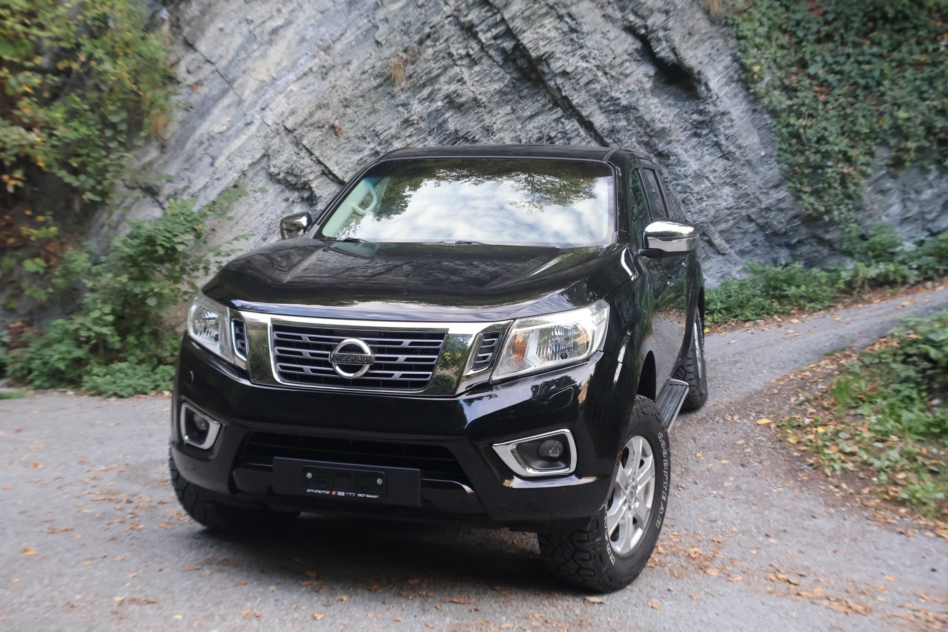 NISSAN Navara Double Cab Tekna 2.3 dCi 4WD Automatic-image-2