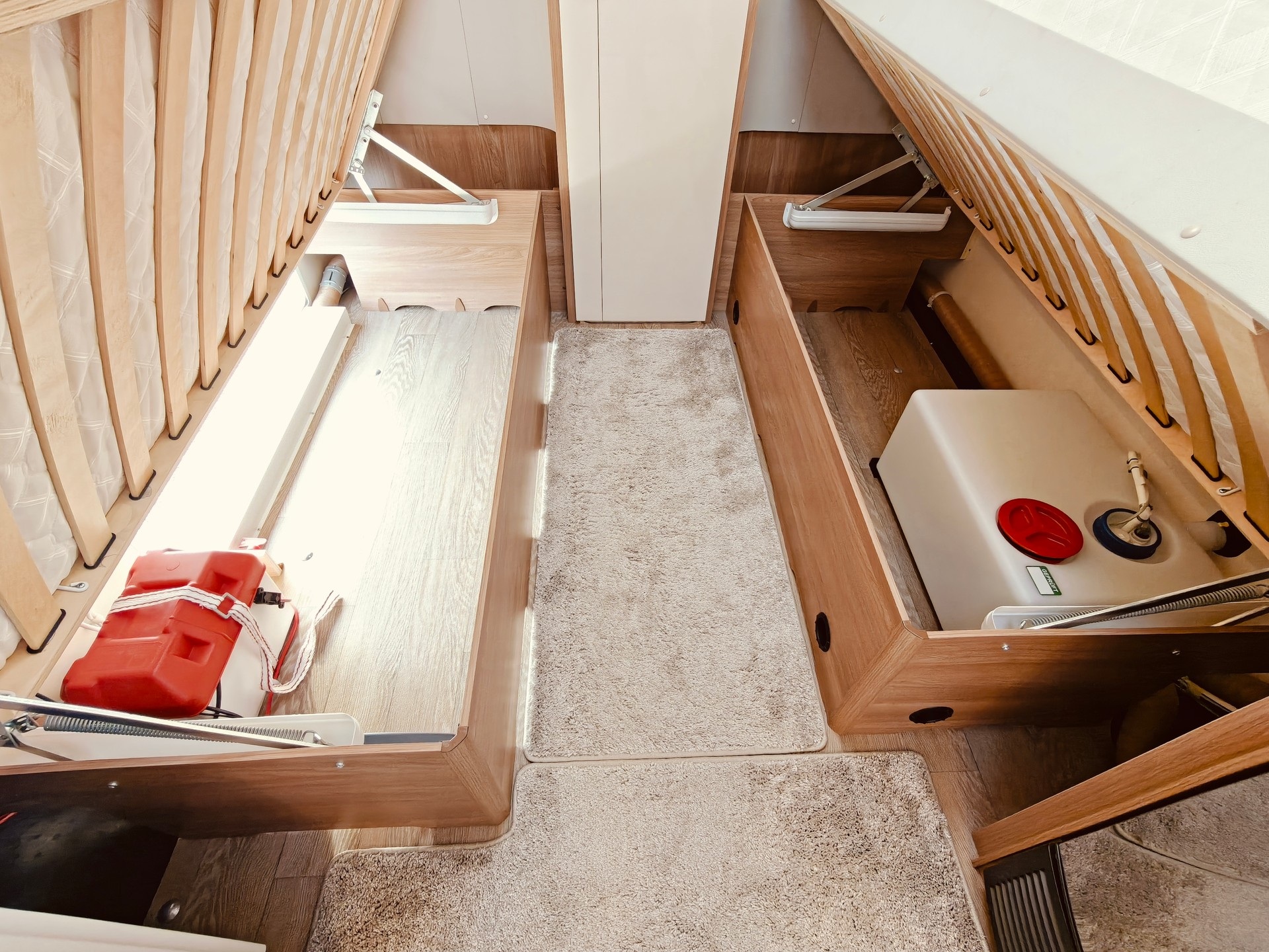 HOBBY Excellent 540 WLU -- Längsbett -- Mover -- SAT -- Dusche + WC-image-9
