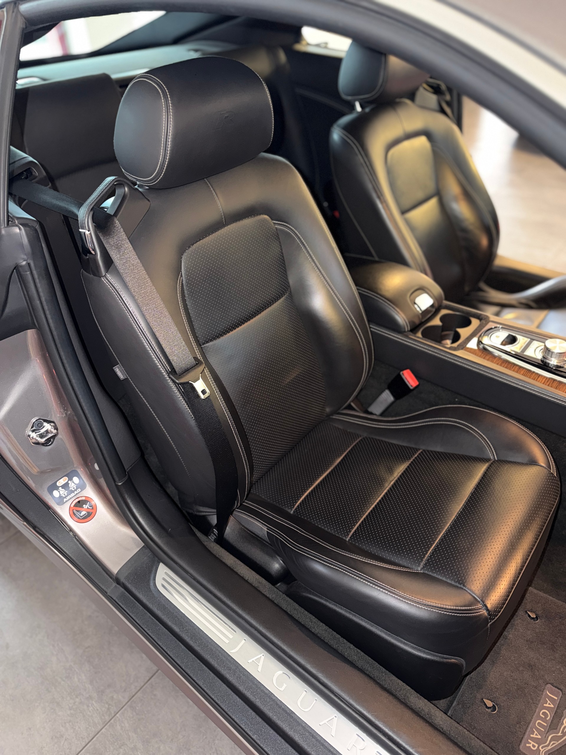 JAGUAR XKR 5.0 V8 SC Automatic-image-12