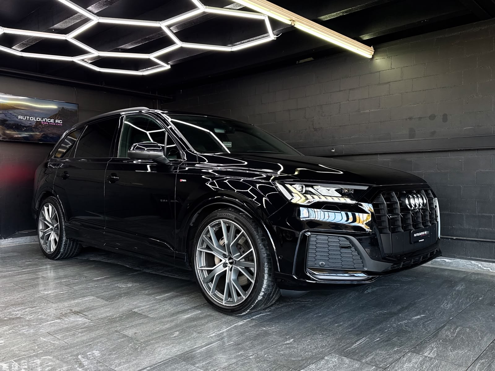 AUDI Q7 50 TDI quattro S Line tiptronic-image-3