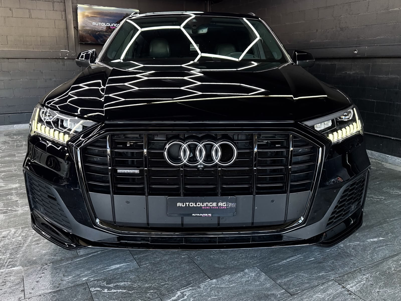 AUDI Q7 50 TDI quattro S Line tiptronic-image-1