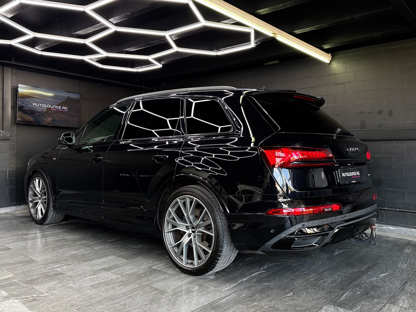 AUDI Q7 50 TDI quattro S Line tiptronic-image-4