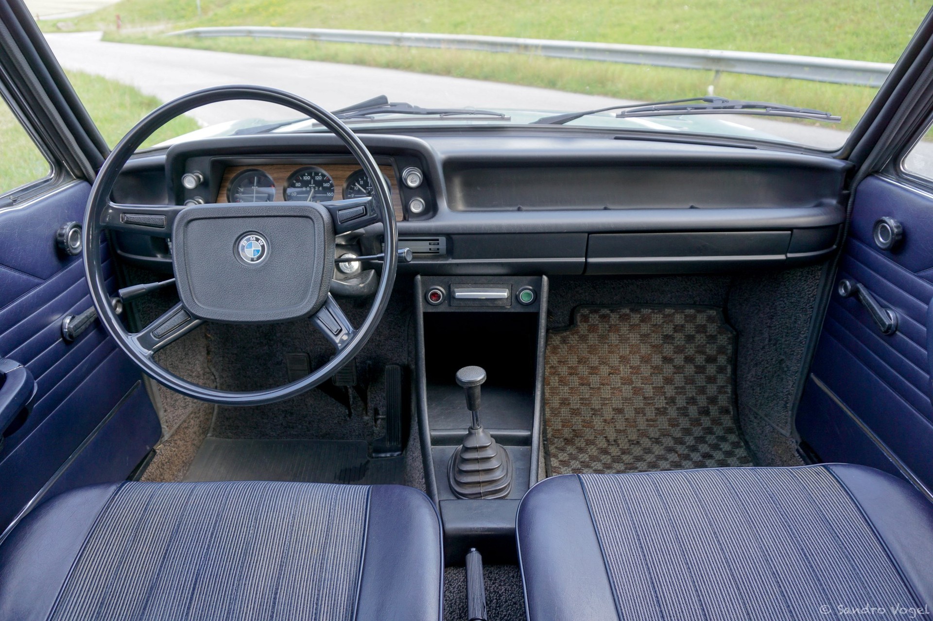 BMW 2002 TOURING-image-7