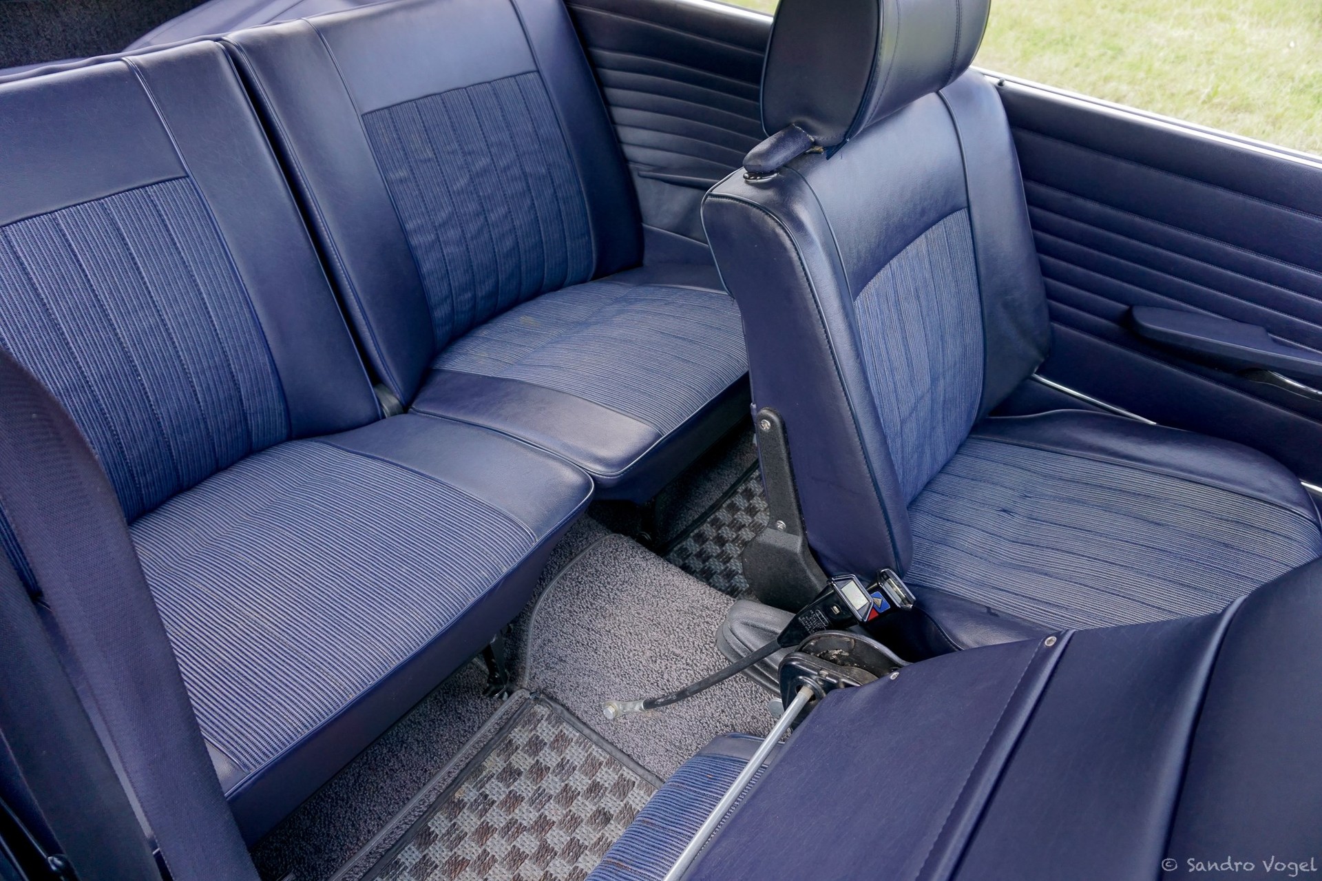 BMW 2002 TOURING-image-12
