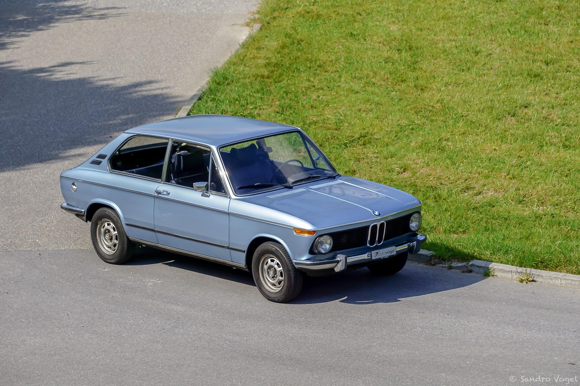 BMW 2002 TOURING-image-2