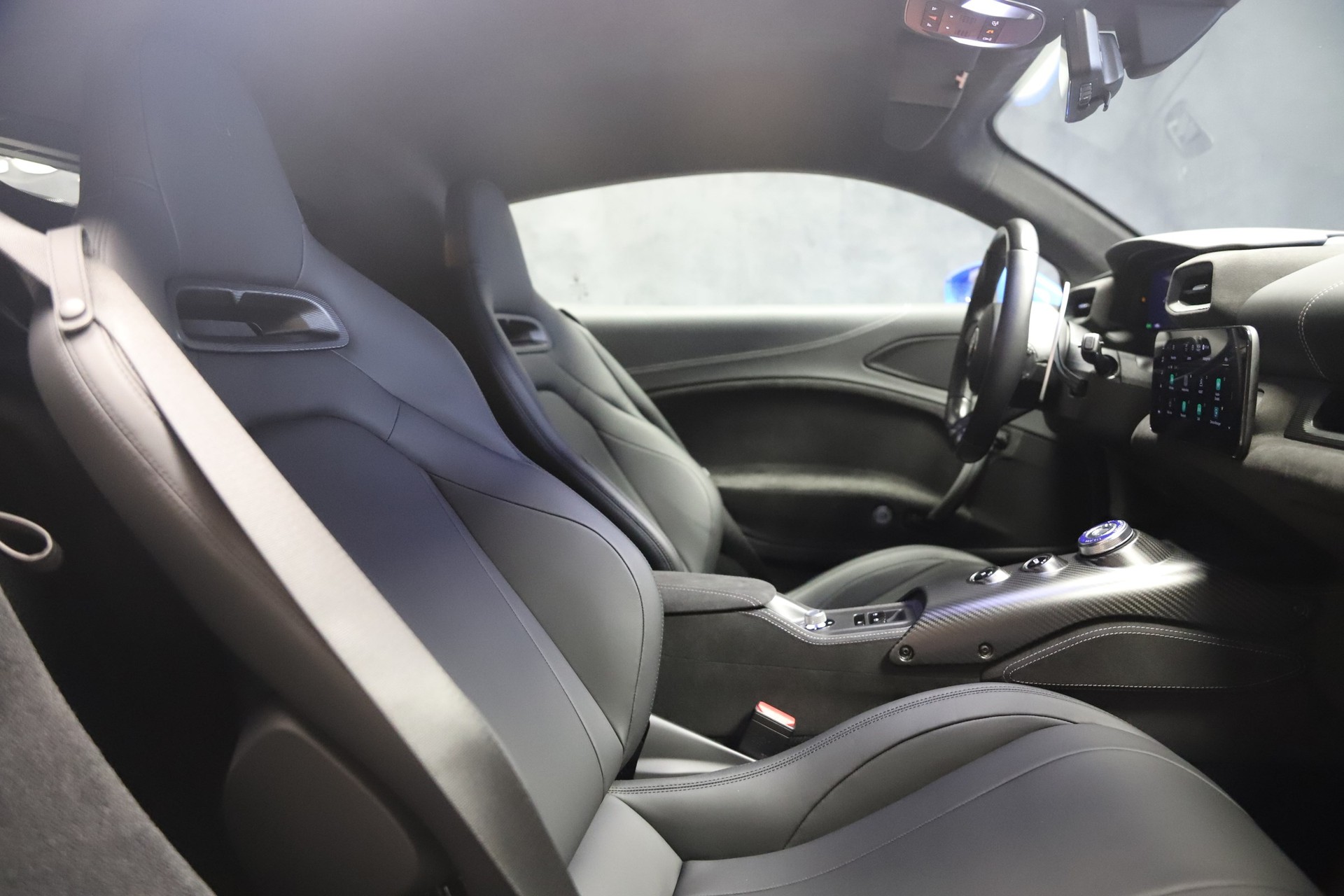 MASERATI MC 20-image-8