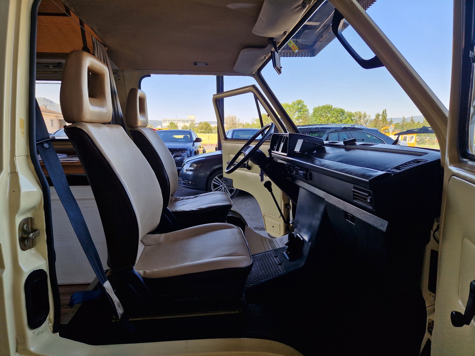 VW T2 Wohnmobil-image-8