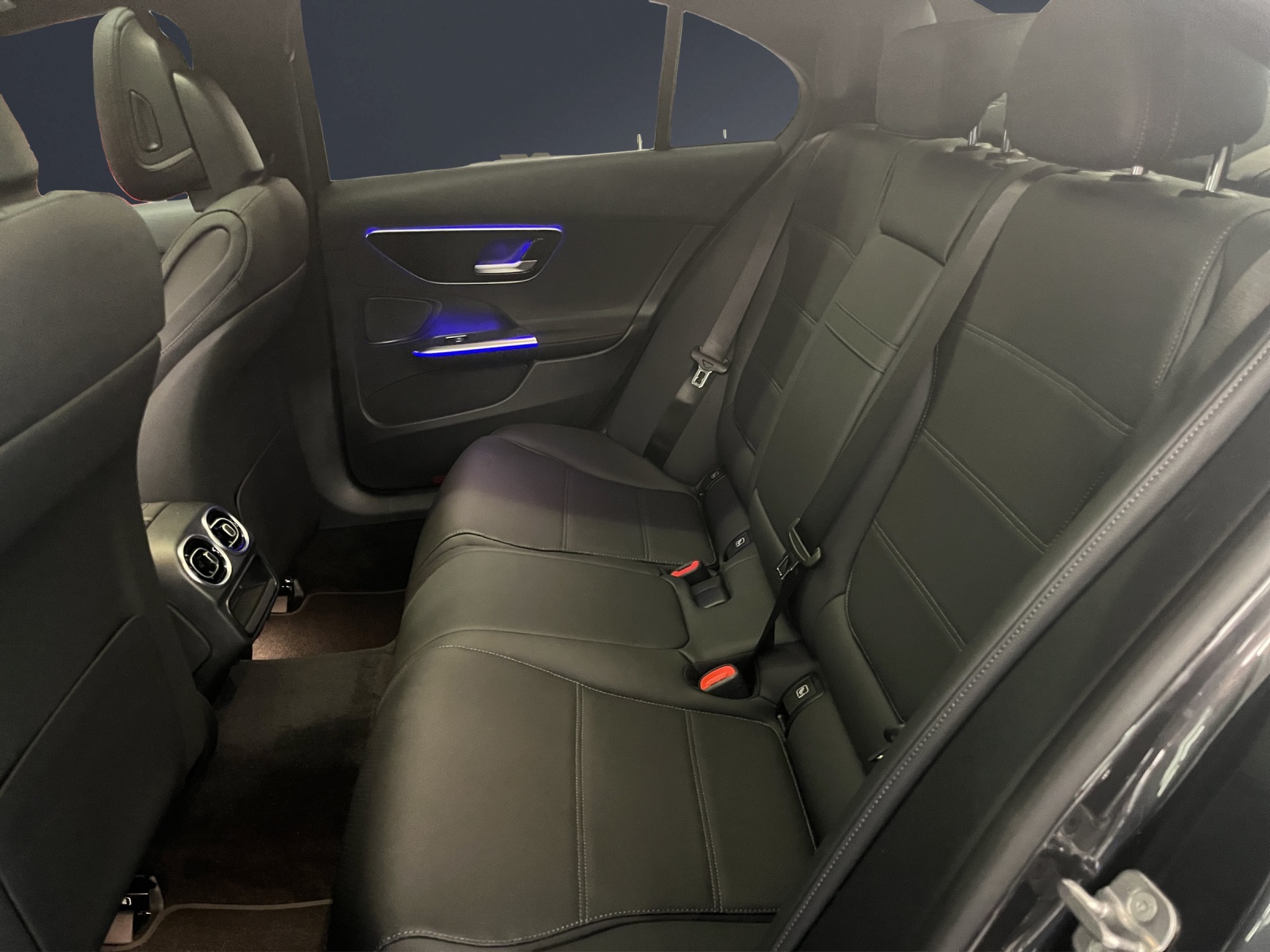 MERCEDES-BENZ C 200 4Matic-image-11