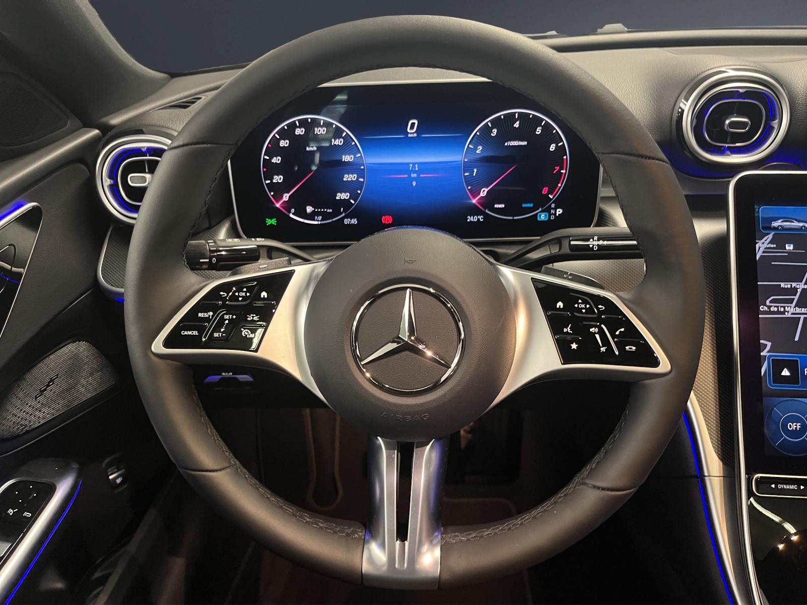 MERCEDES-BENZ C 200 4Matic-image-8