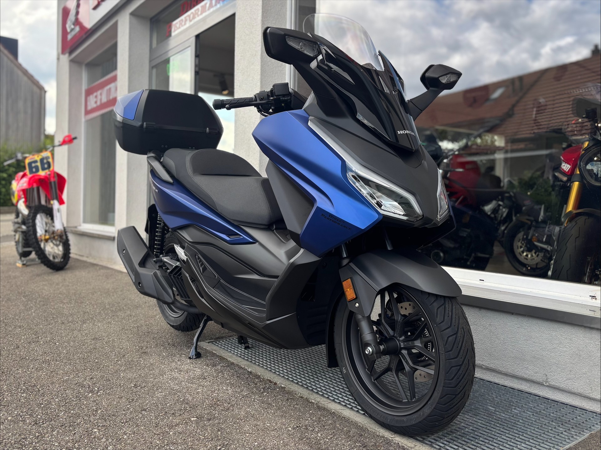 HONDA NSS 125 Forza Smart TopBox-showroom-element-2
