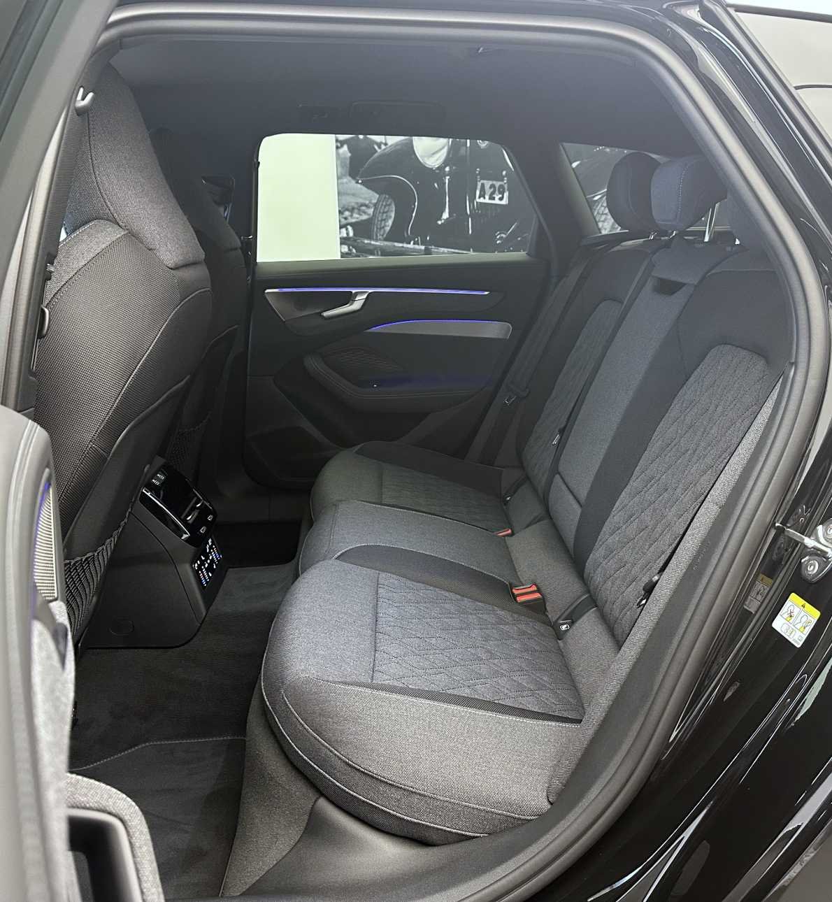 AUDI A6 Avant TDI quattro 150 kW S tronic-image-19