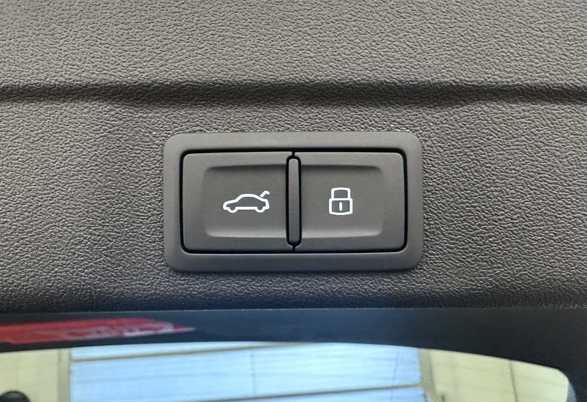 AUDI A6 Avant TDI quattro 150 kW S tronic-image-22