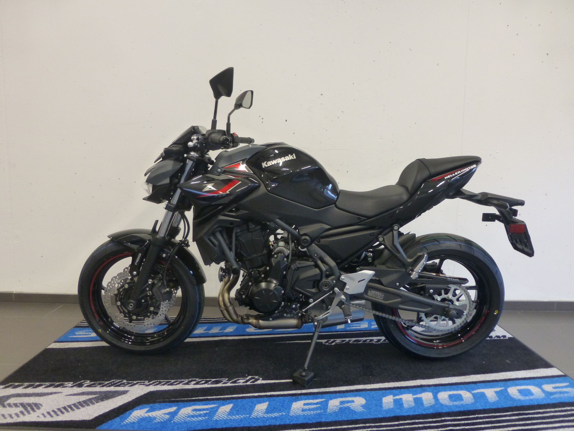 KAWASAKI Z 650 (35kW)-showroom-element-1