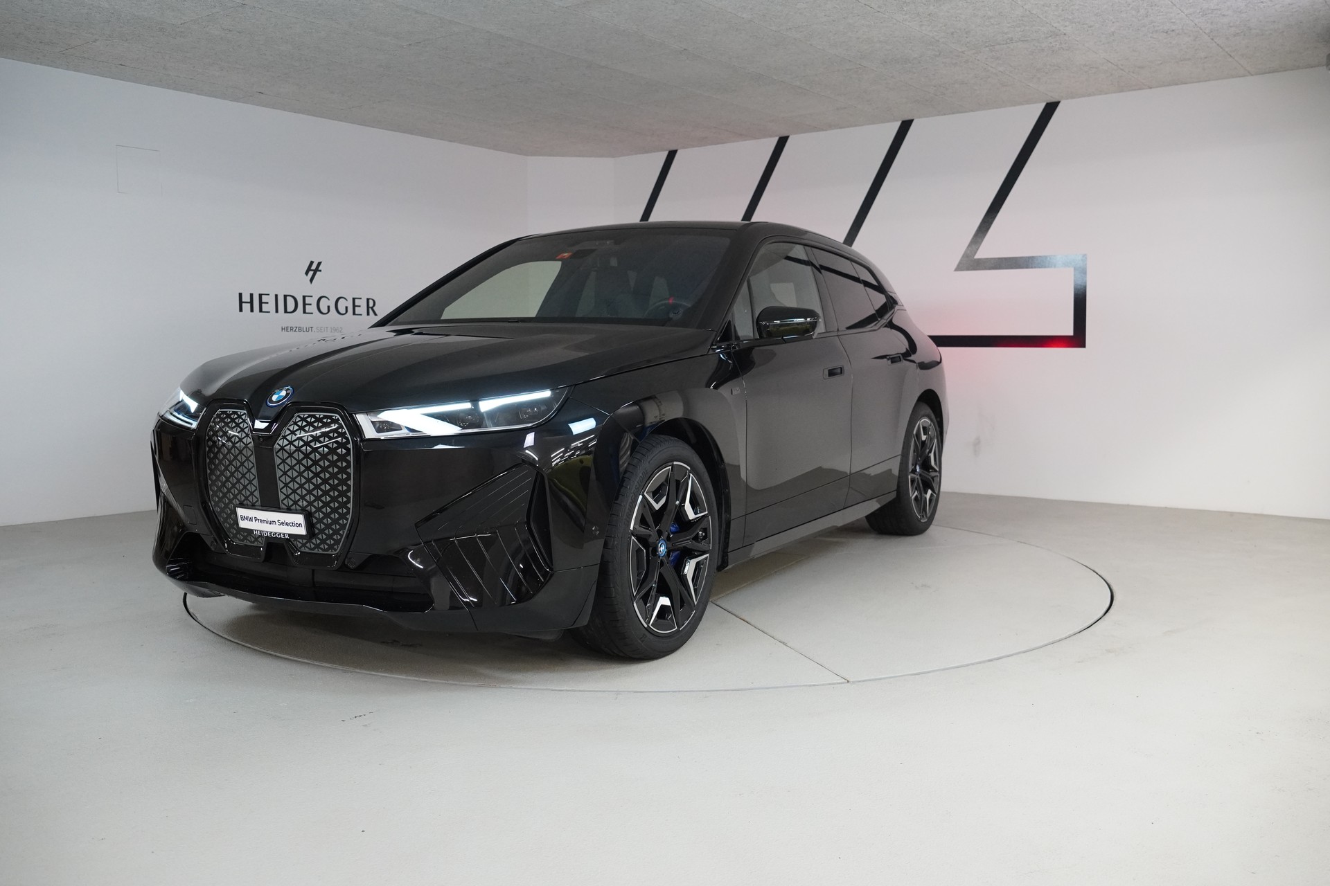BMW iX M60-image-0