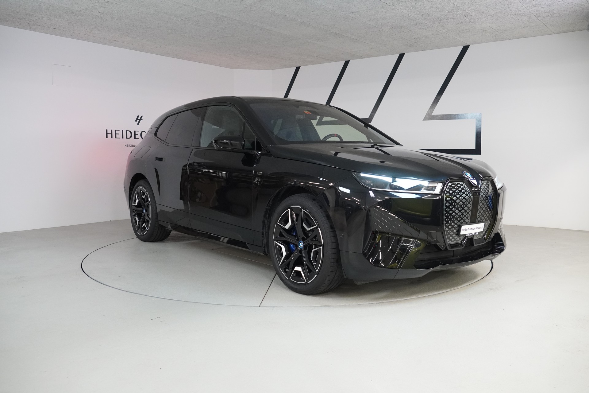 BMW iX M60-image-3