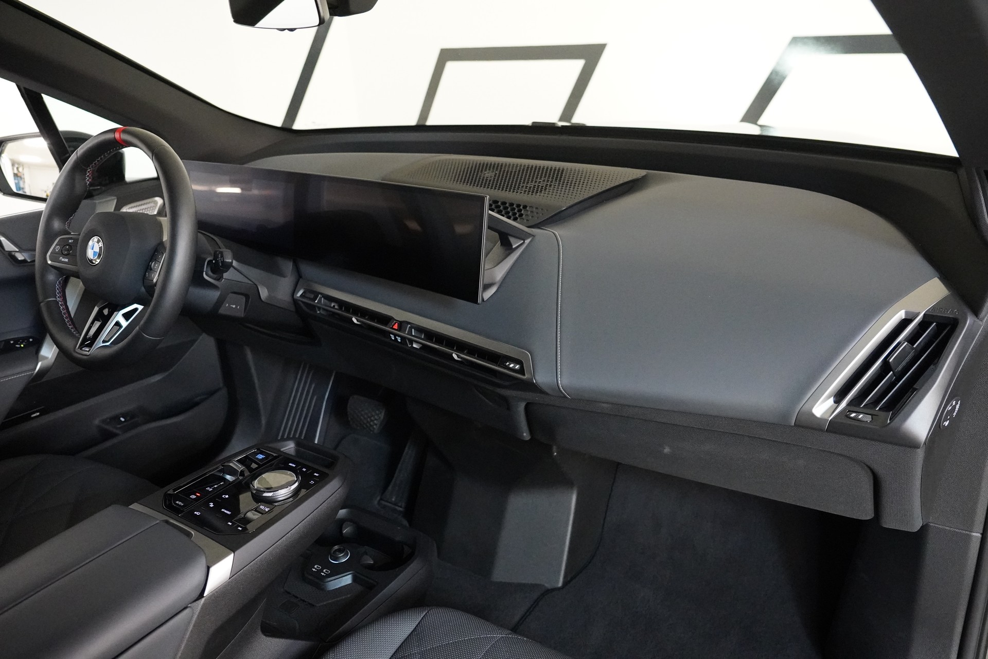 BMW iX M60-image-17