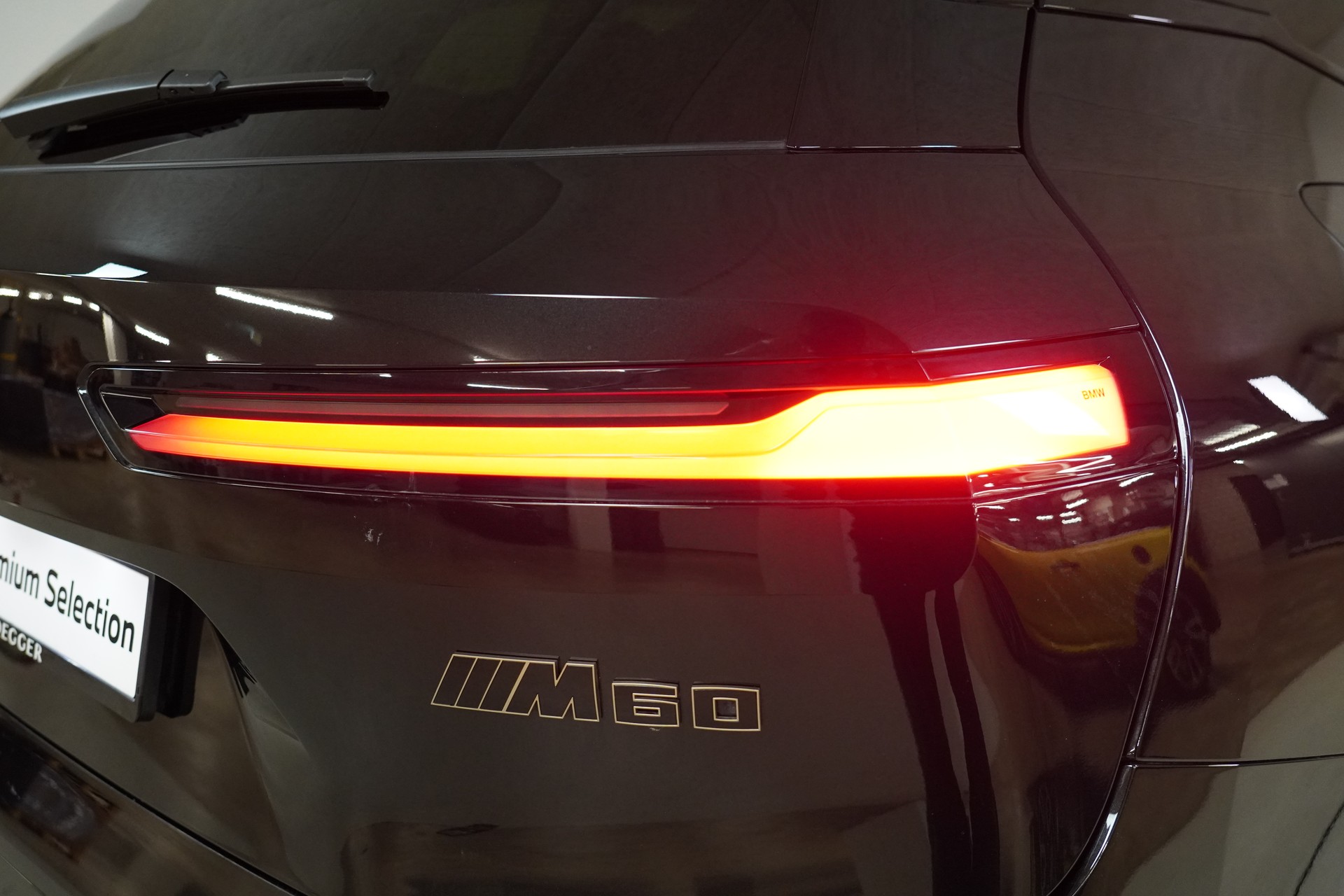 BMW iX M60-image-16