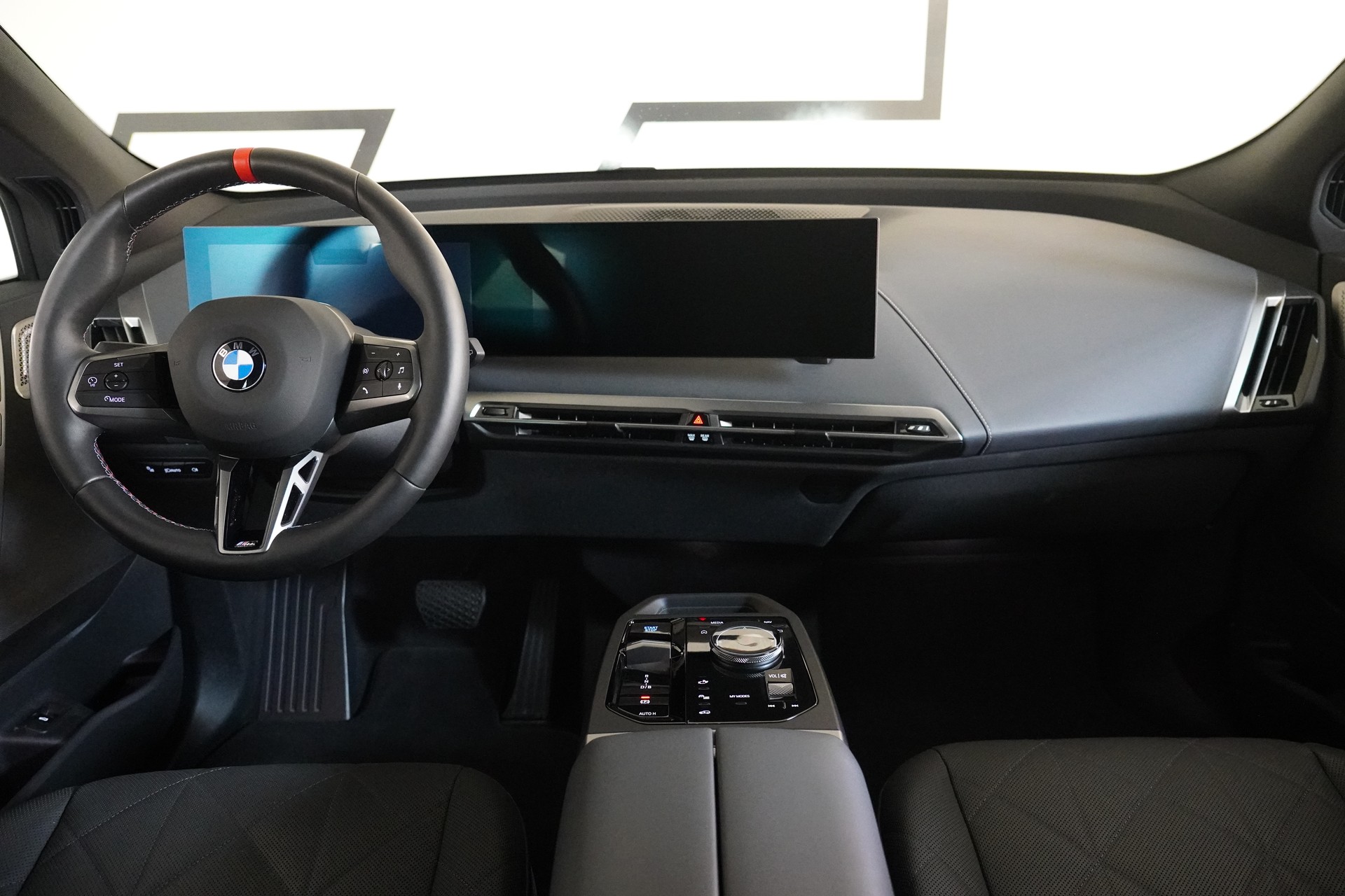 BMW iX M60-image-18