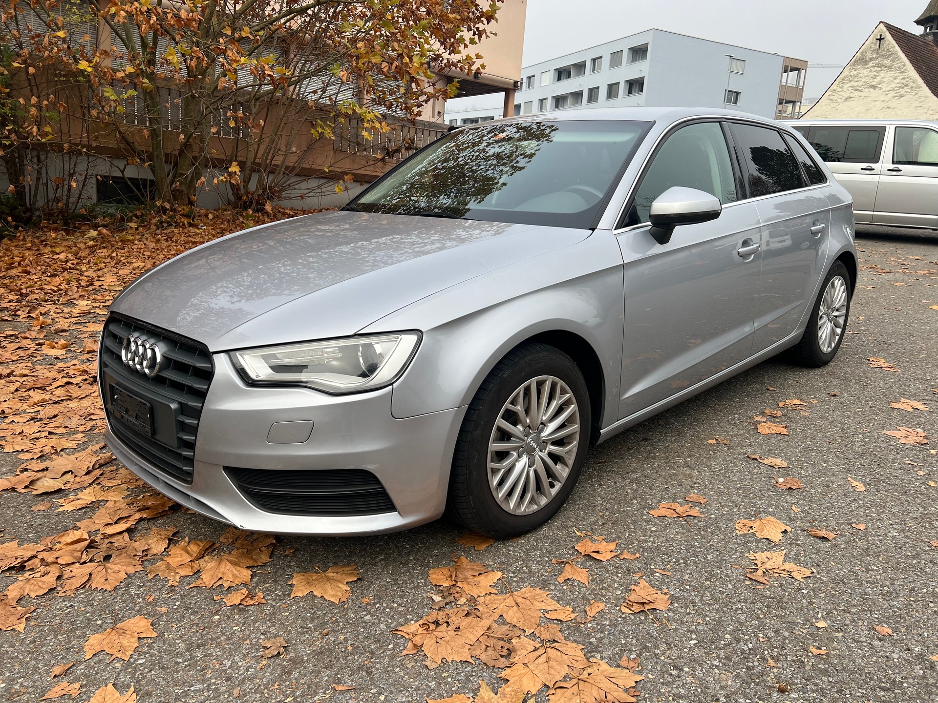 AUDI A3 Sportback 1.6 TDI Ambition S-tronic-image-0