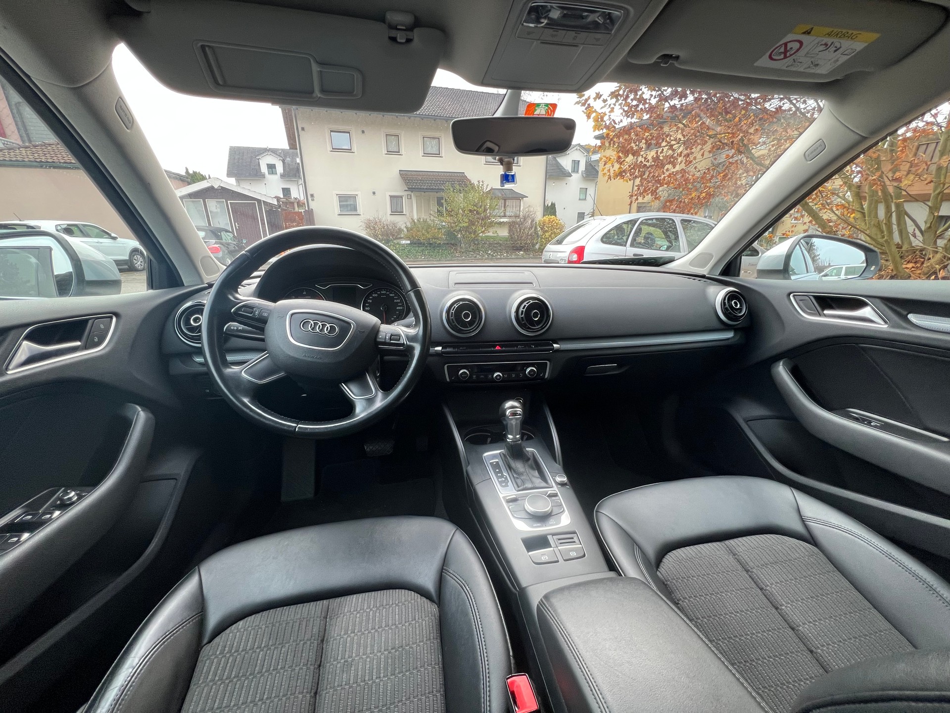 AUDI A3 Sportback 1.6 TDI Ambition S-tronic-image-8