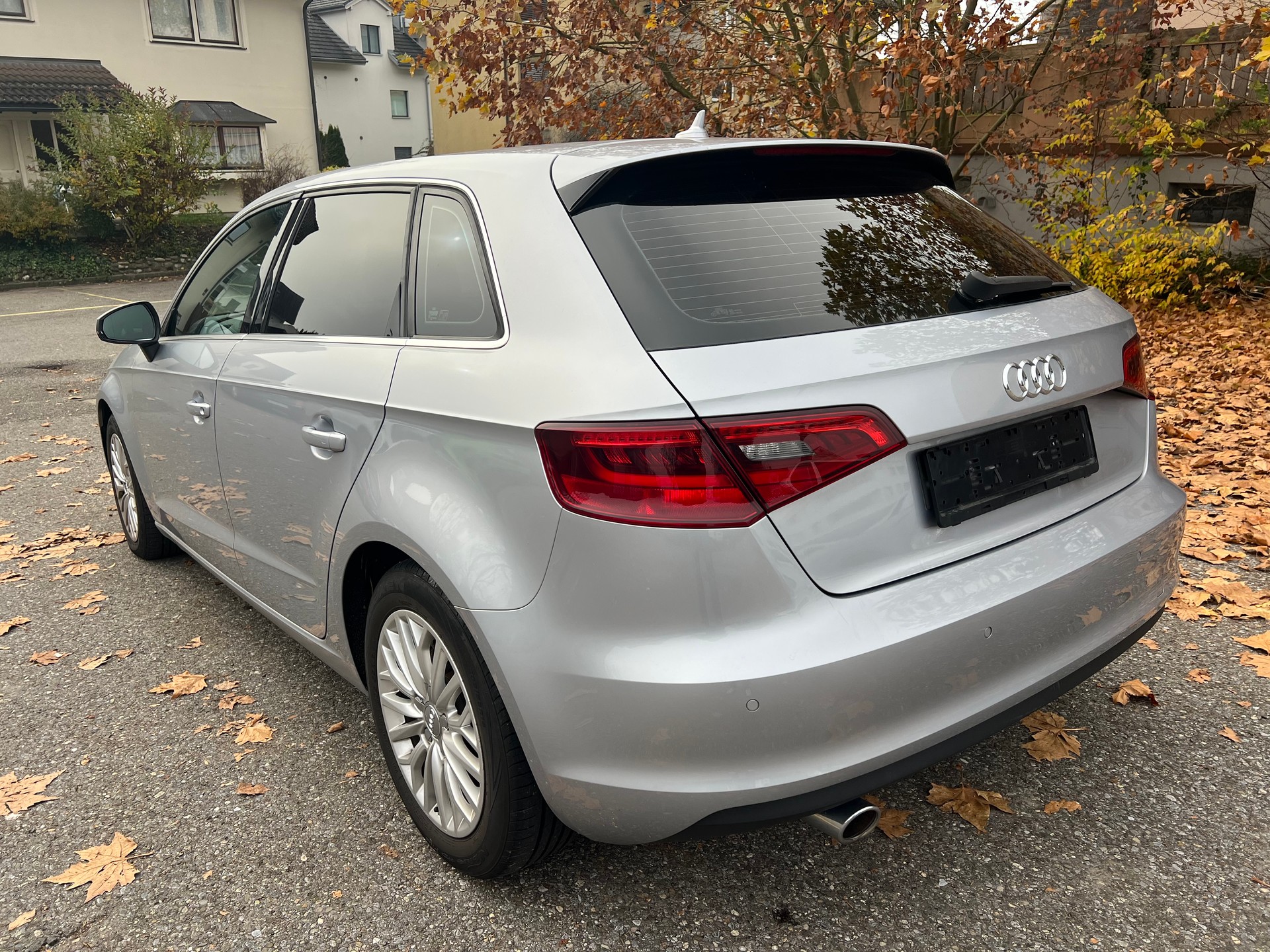 AUDI A3 Sportback 1.6 TDI Ambition S-tronic-image-6