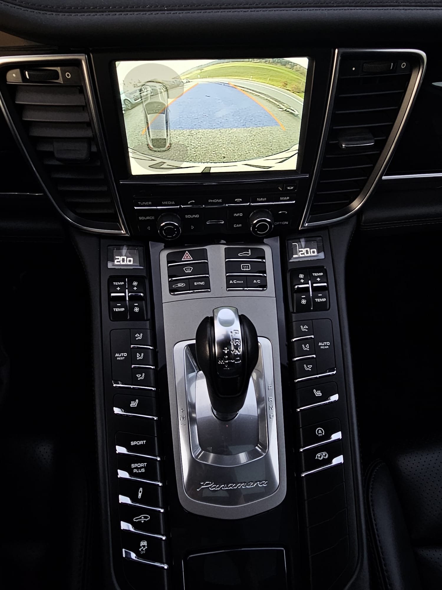 PORSCHE Panamera 4S 3.0 PDK-image-13