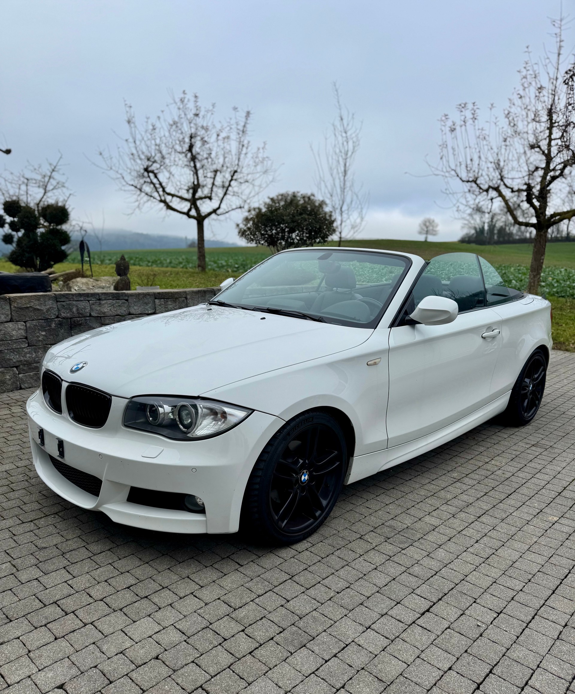 BMW 125i Cabrio-image-0