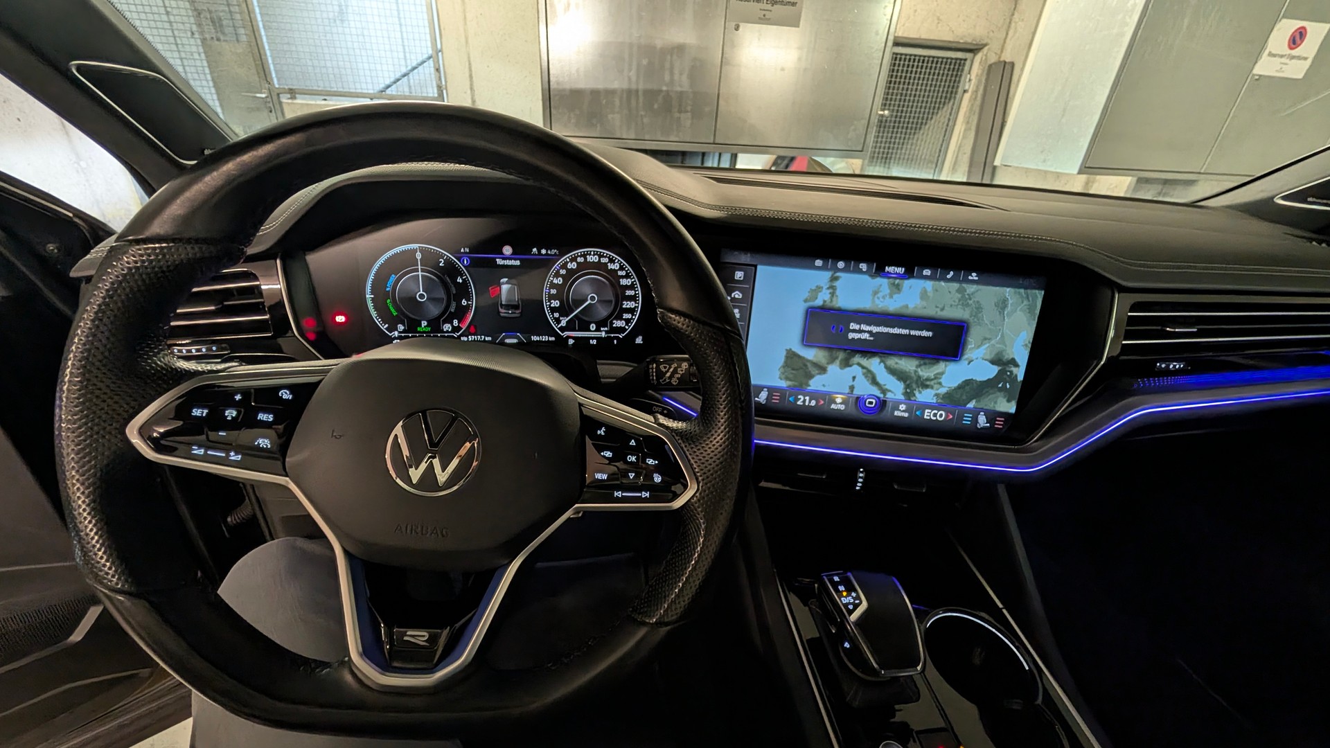 VW 3.0 TSI eHybrid R Tiptronic-image-7