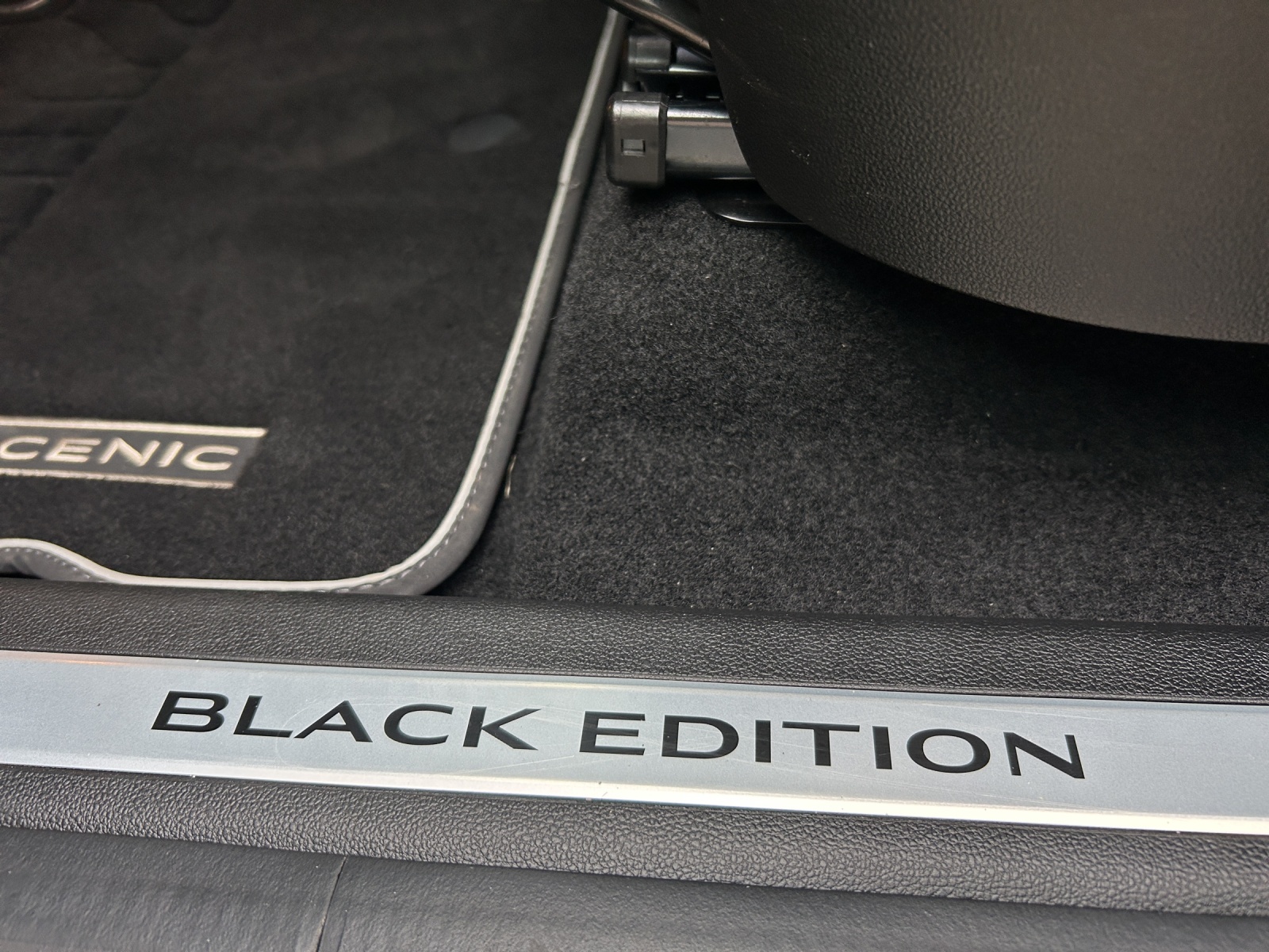 RENAULT Scénic 1.3 16V Turbo Black Edition EDC-image-13
