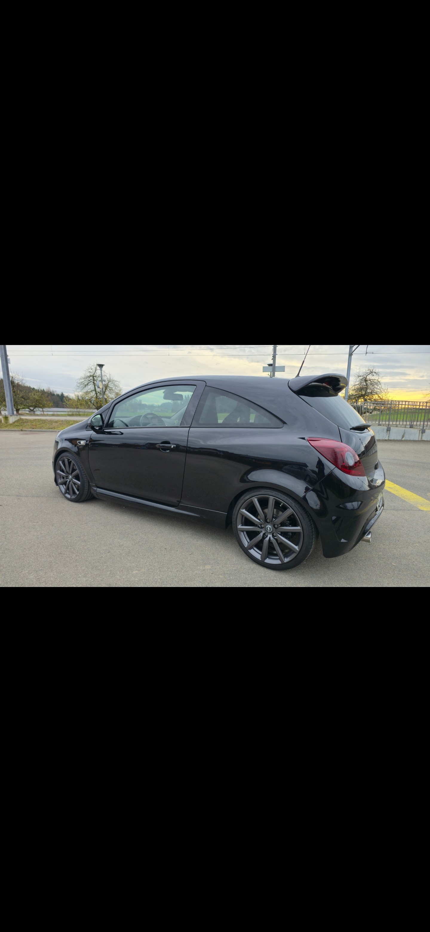 OPEL Corsa 1.6 Turbo OPC Nürburgring Edition-image-4