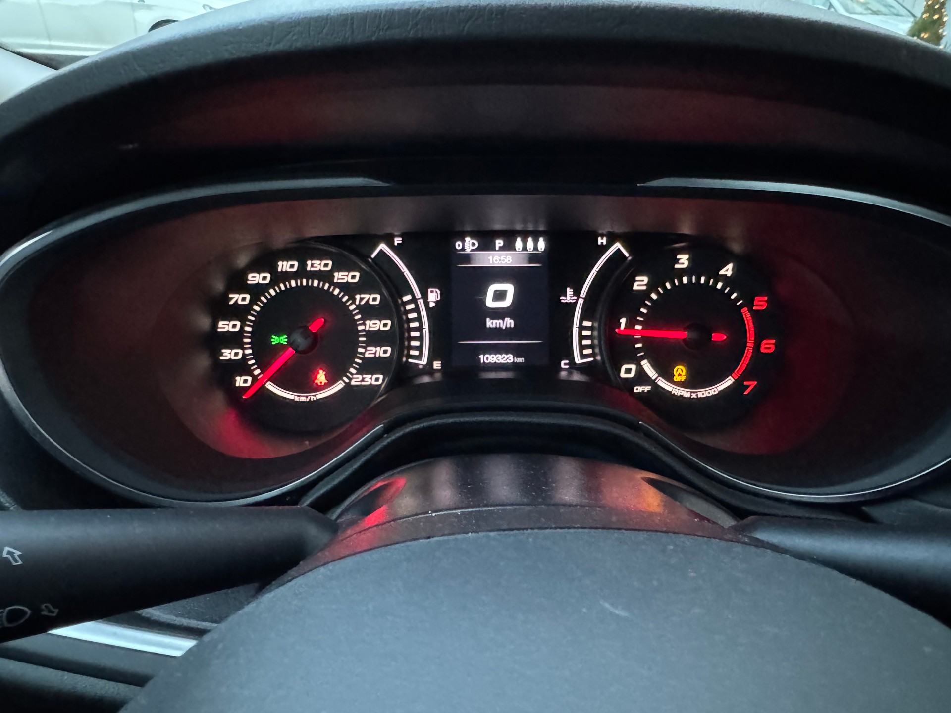 FIAT Tipo 1.6MJ Station Wagon Lounge DCT-image-6