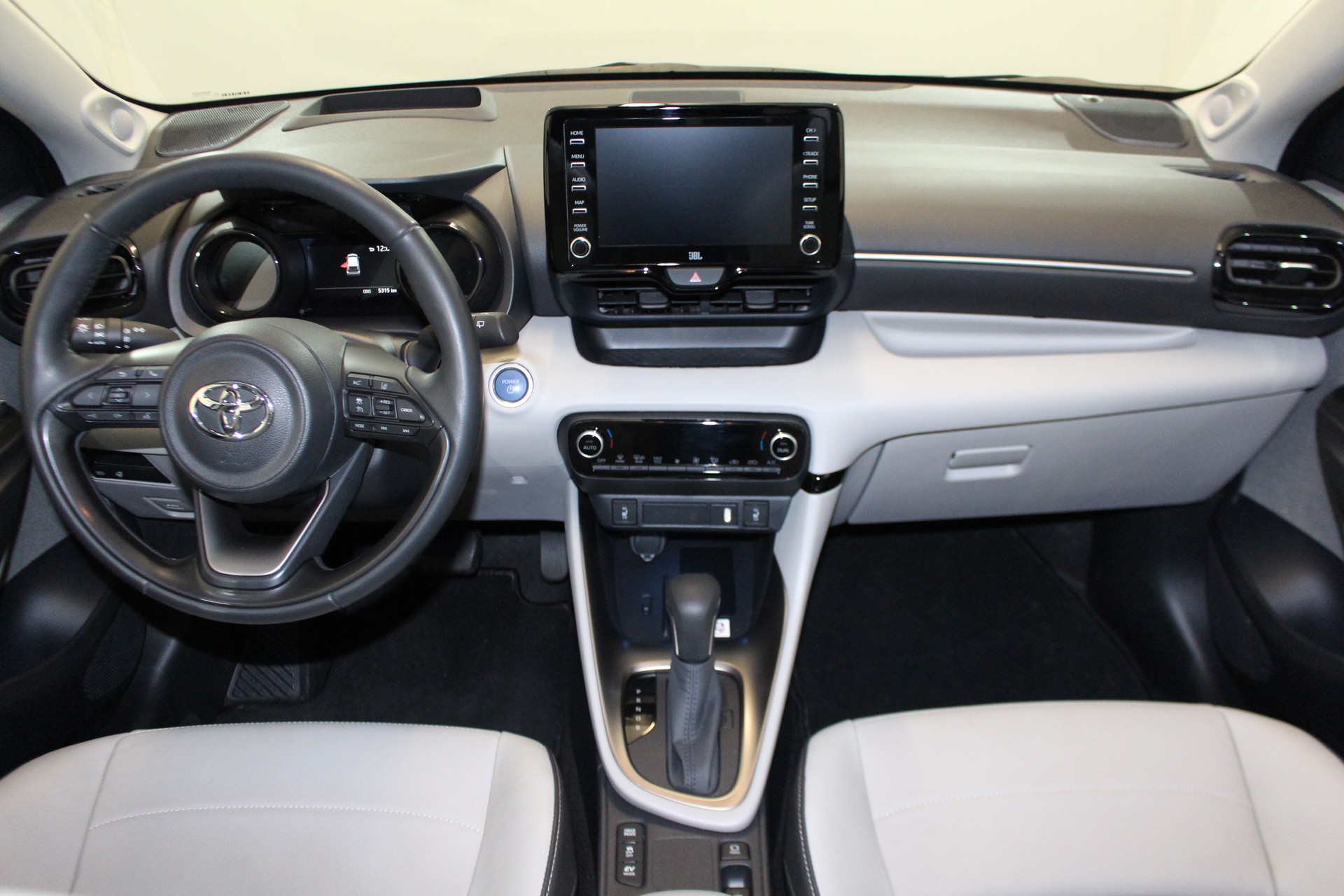 TOYOTA Yaris 1.5 VVT-i HSD Premiere Edition-image-12