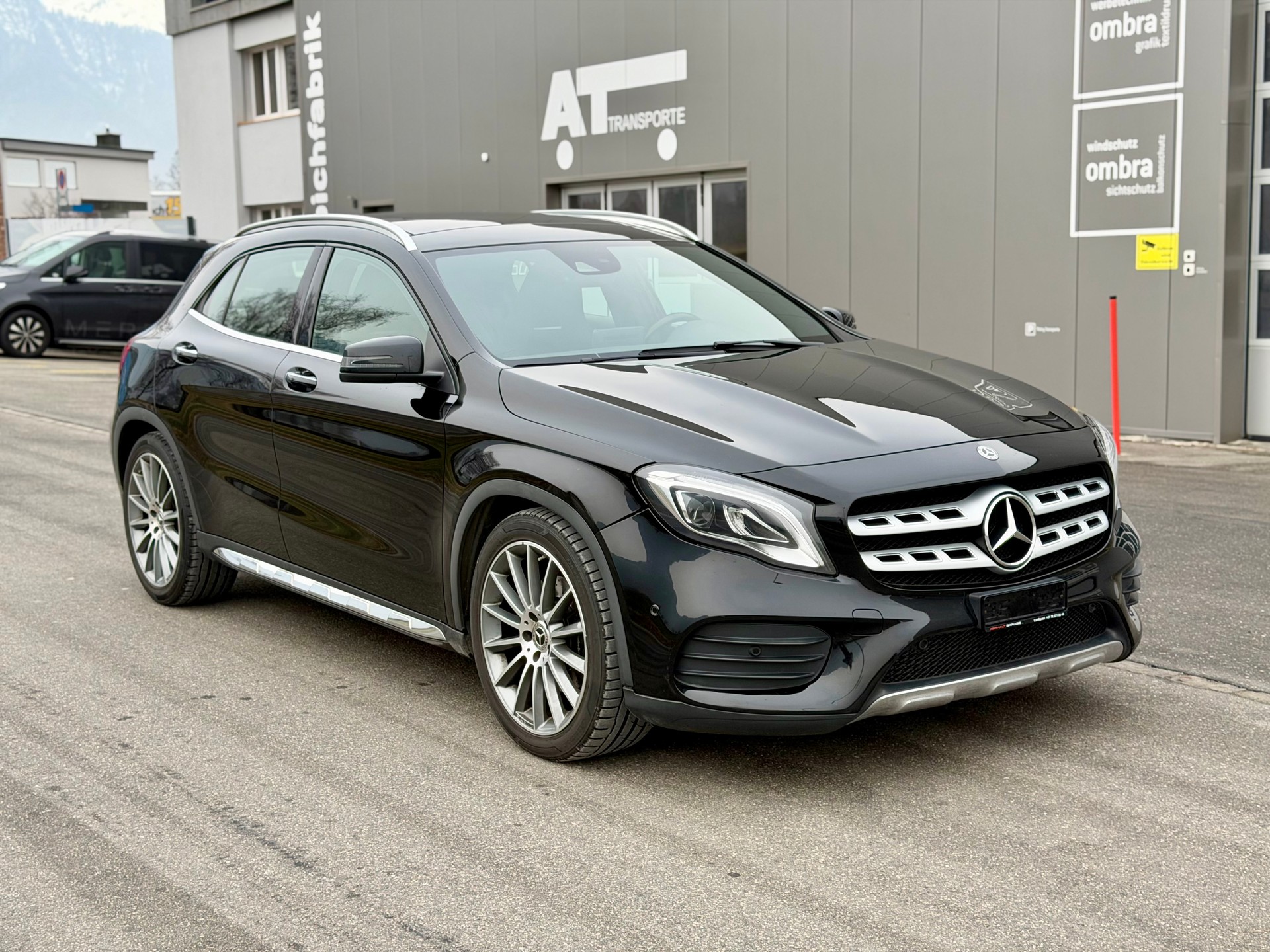 MERCEDES-BENZ GLA 220 d AMG Line 4Matic 7G-DCT-image-6