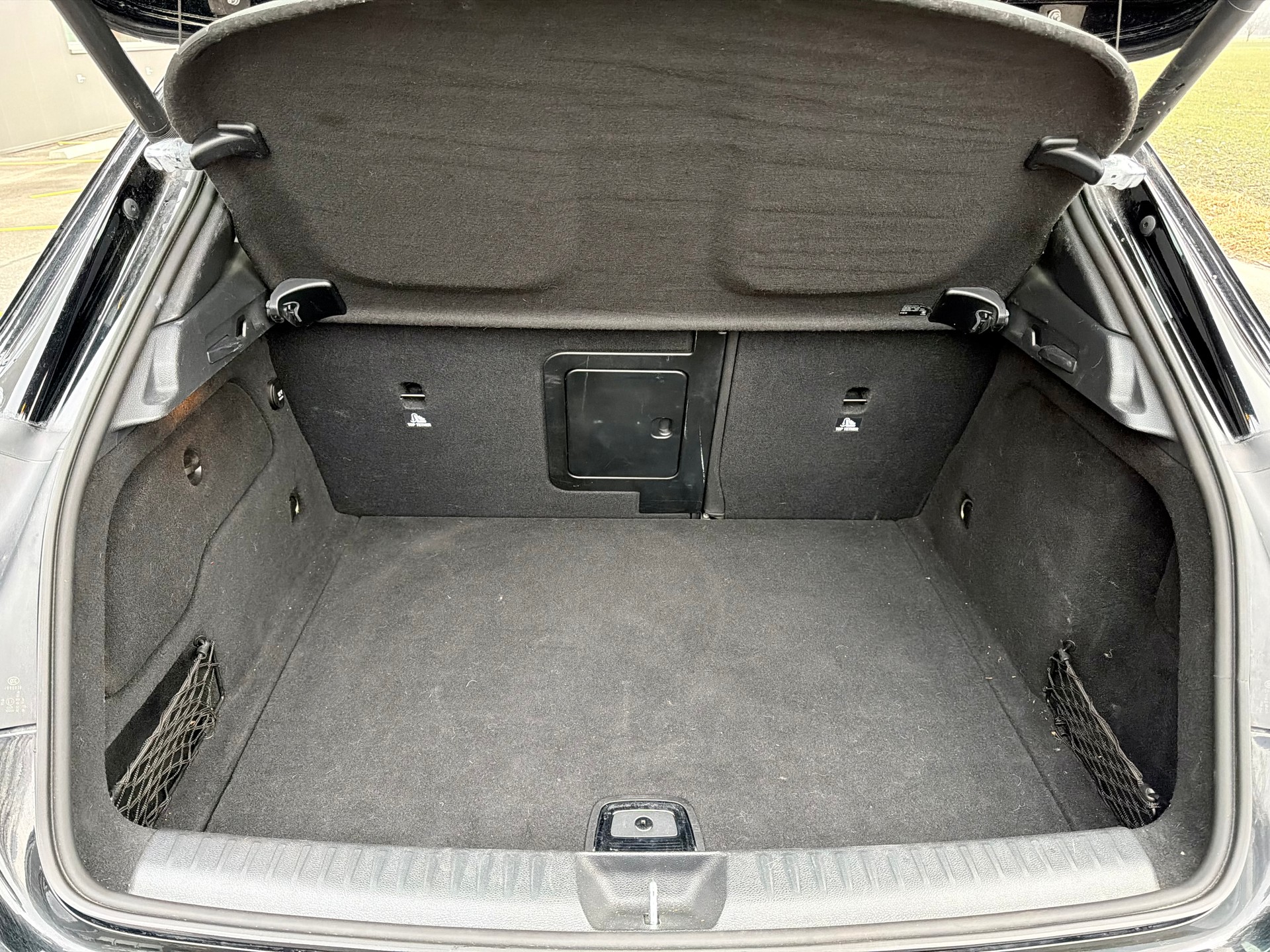 MERCEDES-BENZ GLA 220 d AMG Line 4Matic 7G-DCT-image-13